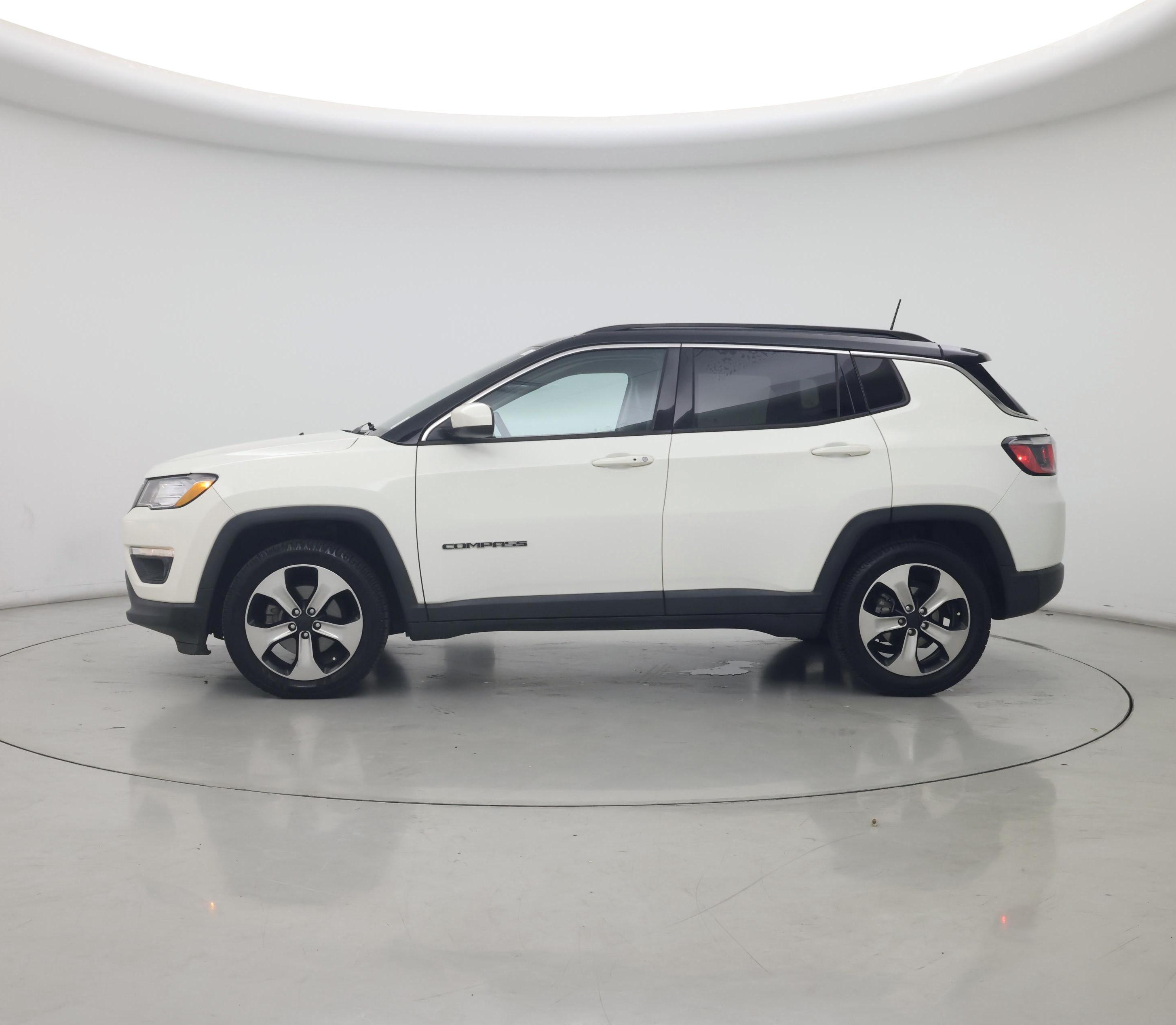 Thumbnail: 2018 Jeep Compass - 3