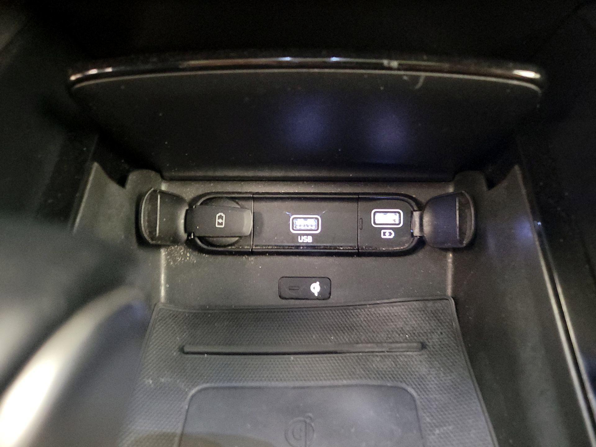 Thumbnail: 2021 Kia Telluride - 19