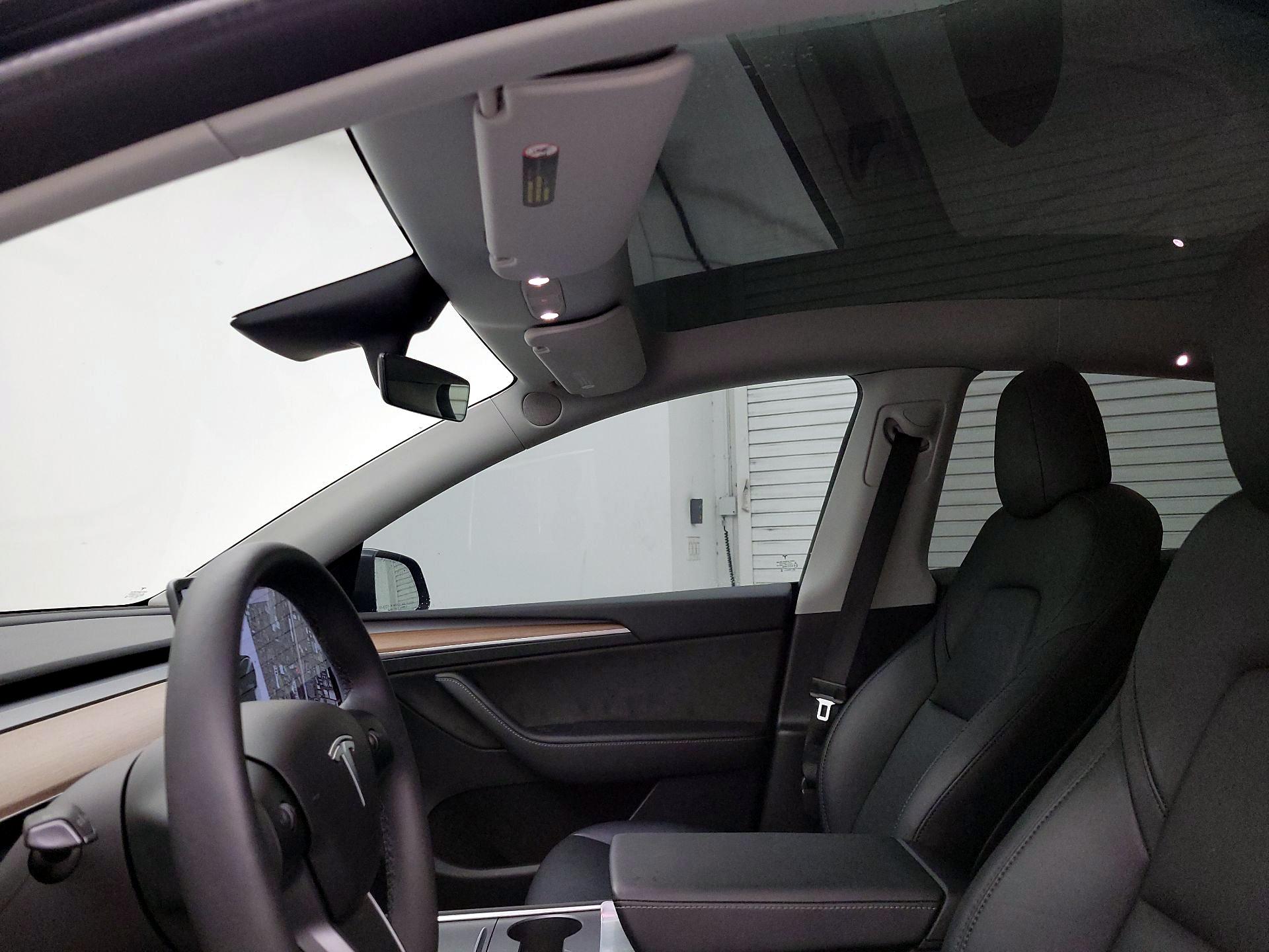 Thumbnail: 2023 Tesla Model Y - 19