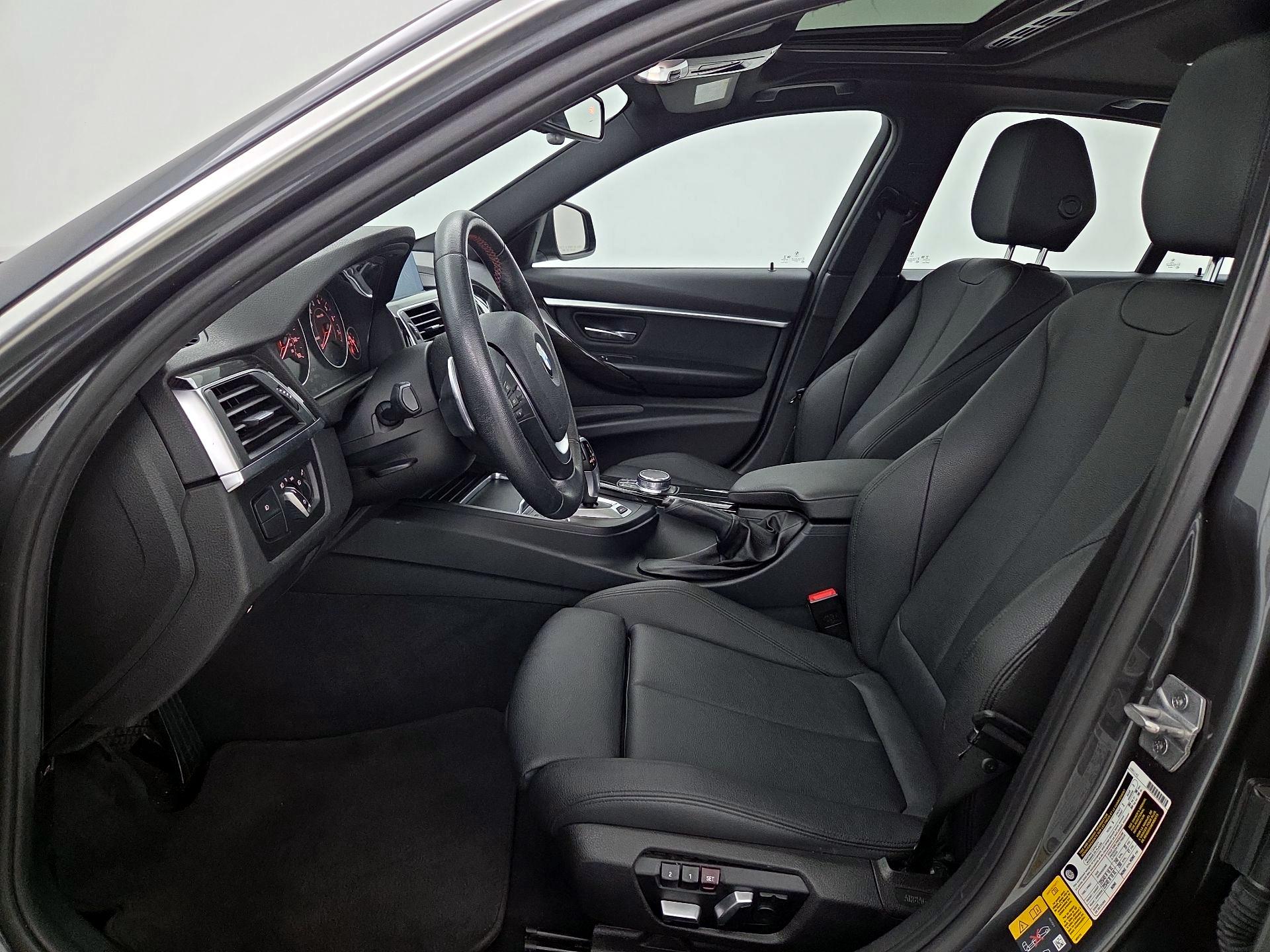 Thumbnail: 2018 BMW 3 Series - 11