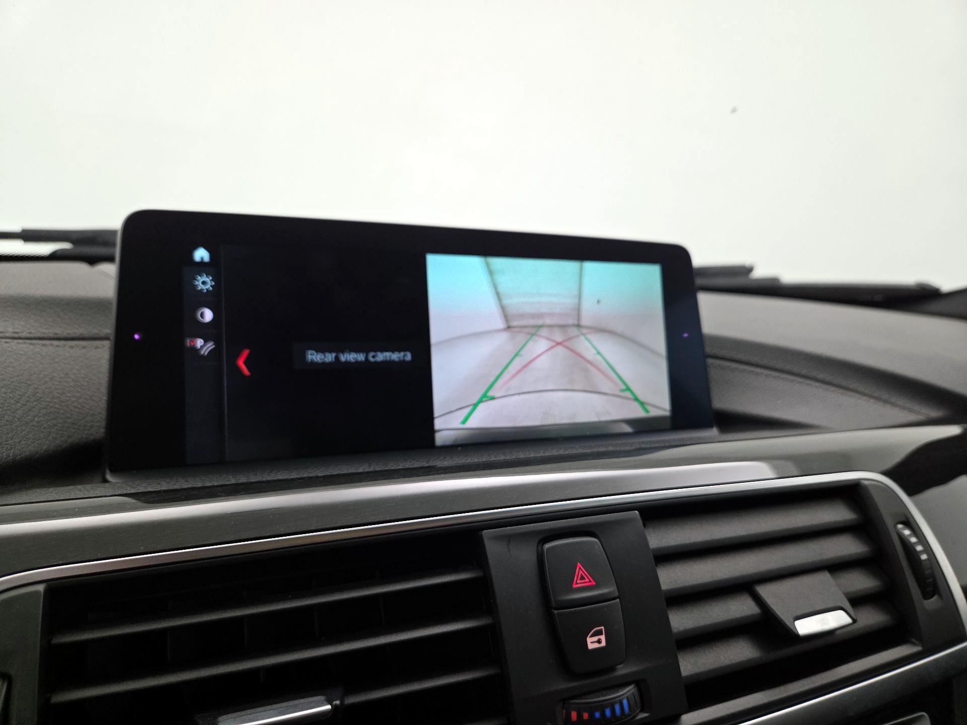 Thumbnail: 2018 BMW 3 Series - 15