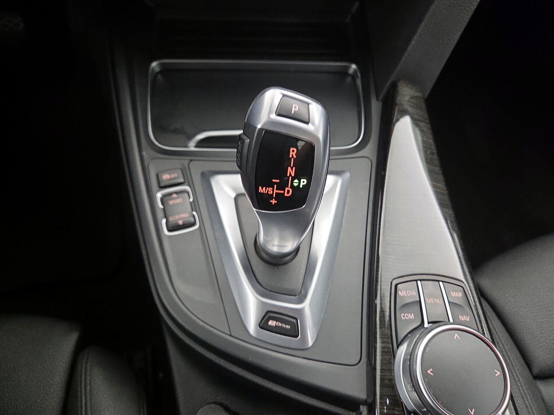 Thumbnail: 2018 BMW 3 Series - 18