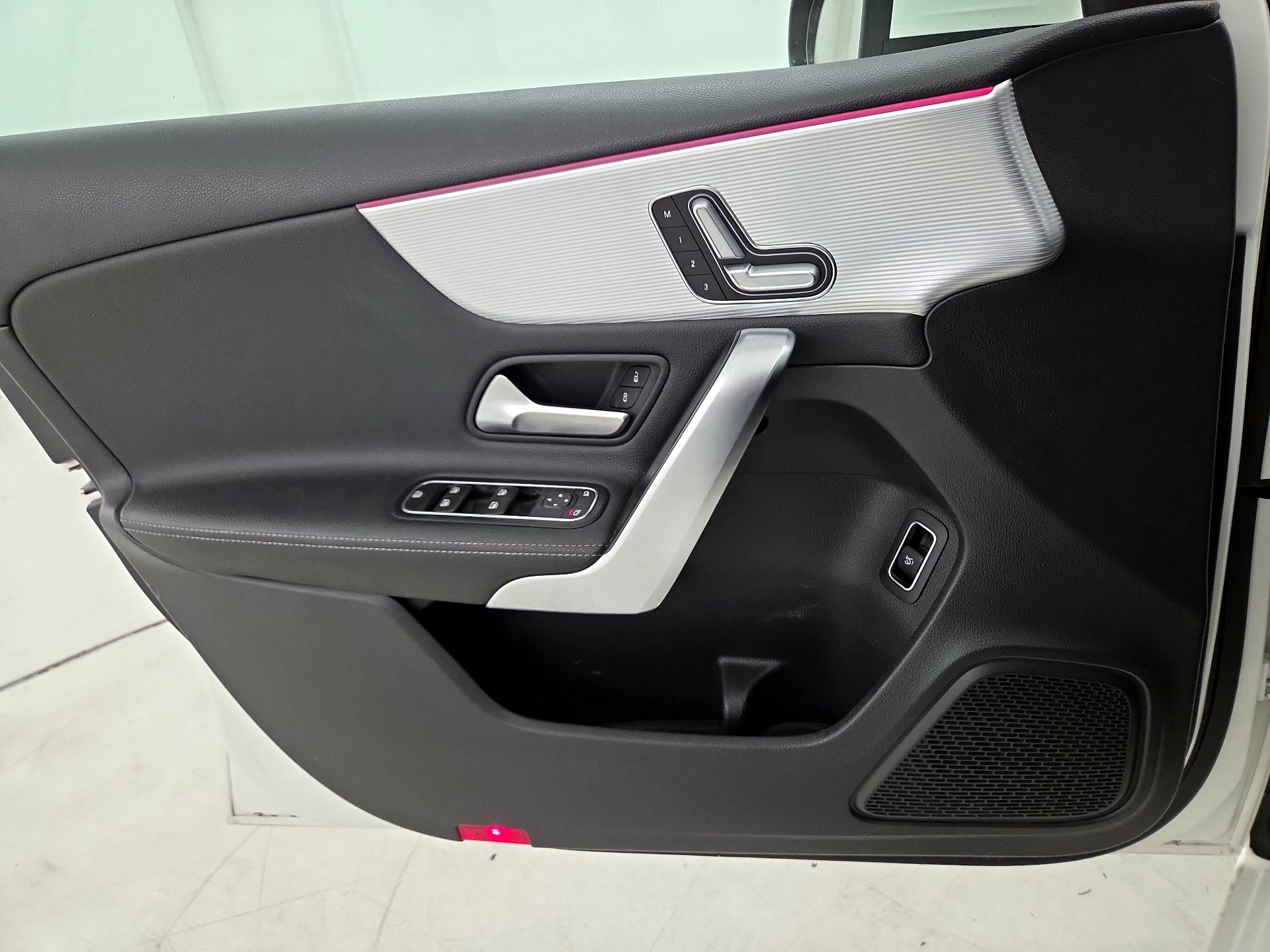 Thumbnail: 2020 Mercedes-Benz A-Class - 12