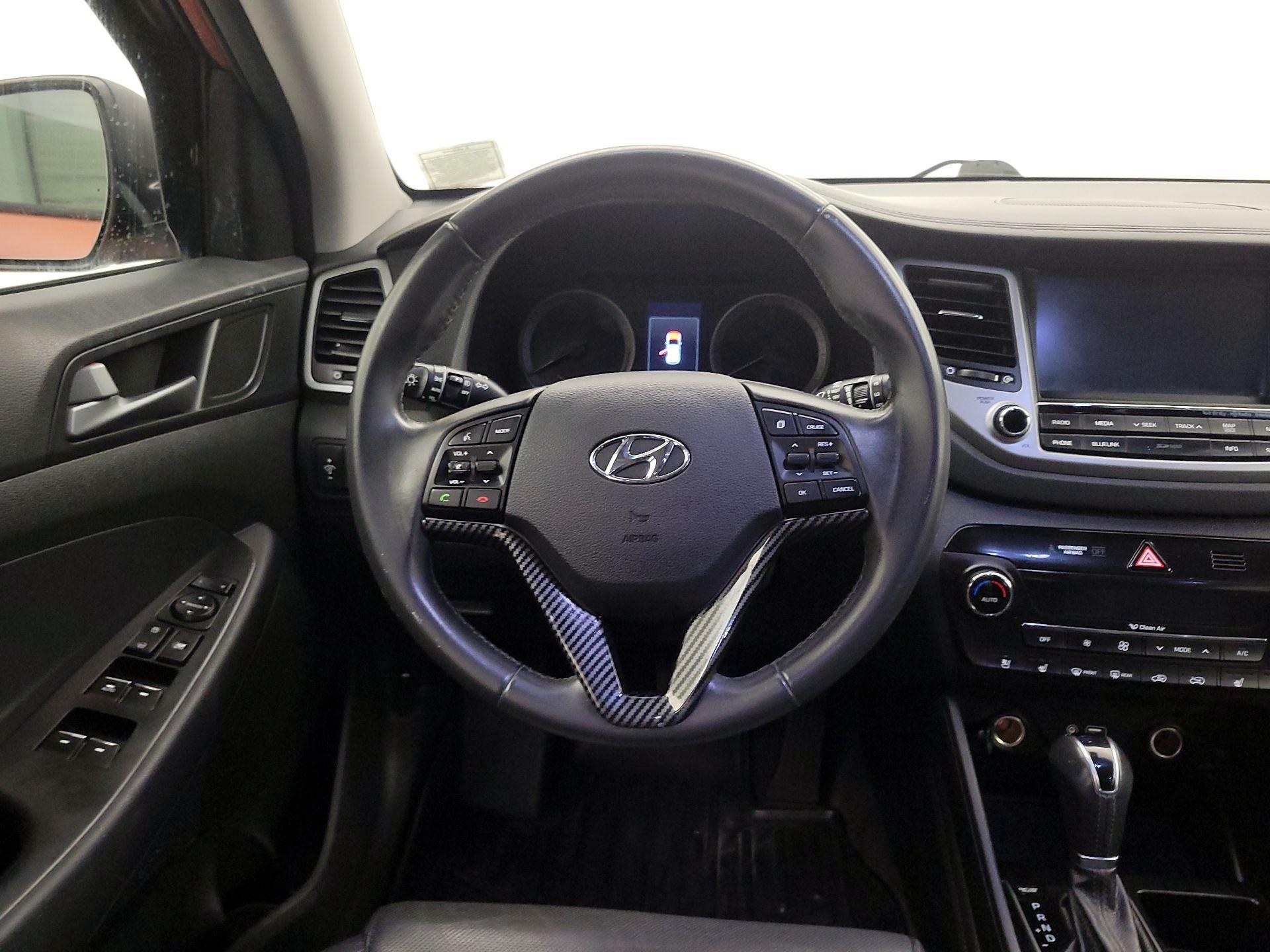 Thumbnail: 2017 Hyundai Tucson - 10