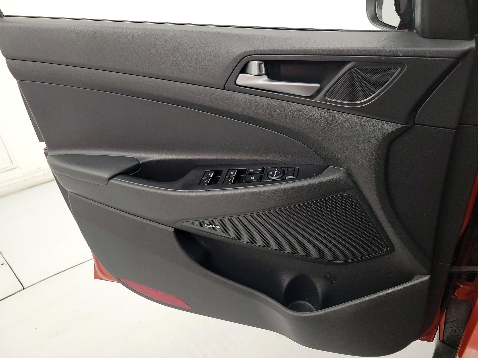 Thumbnail: 2017 Hyundai Tucson - 12