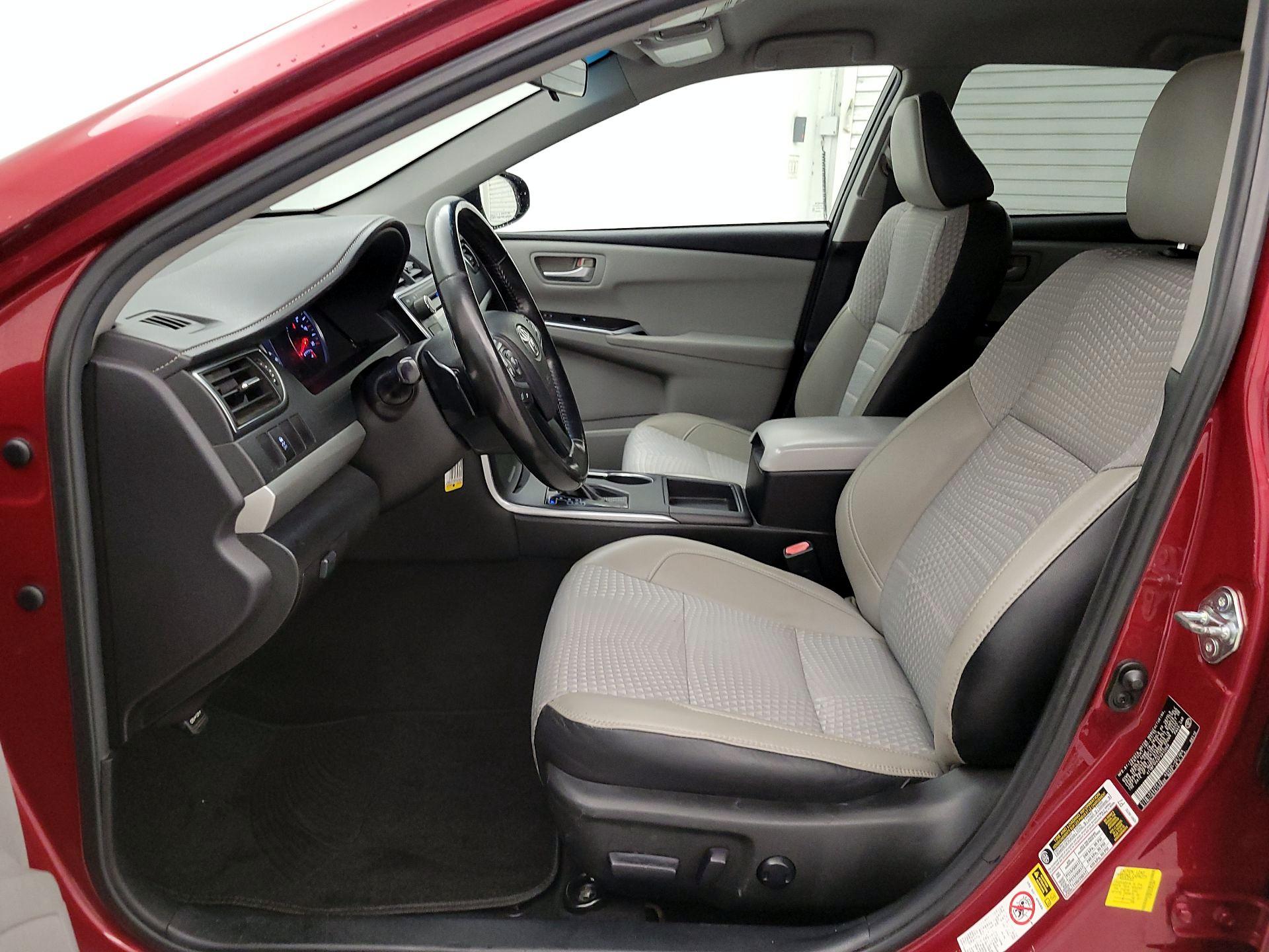 Thumbnail: 2015 Toyota Camry - 11