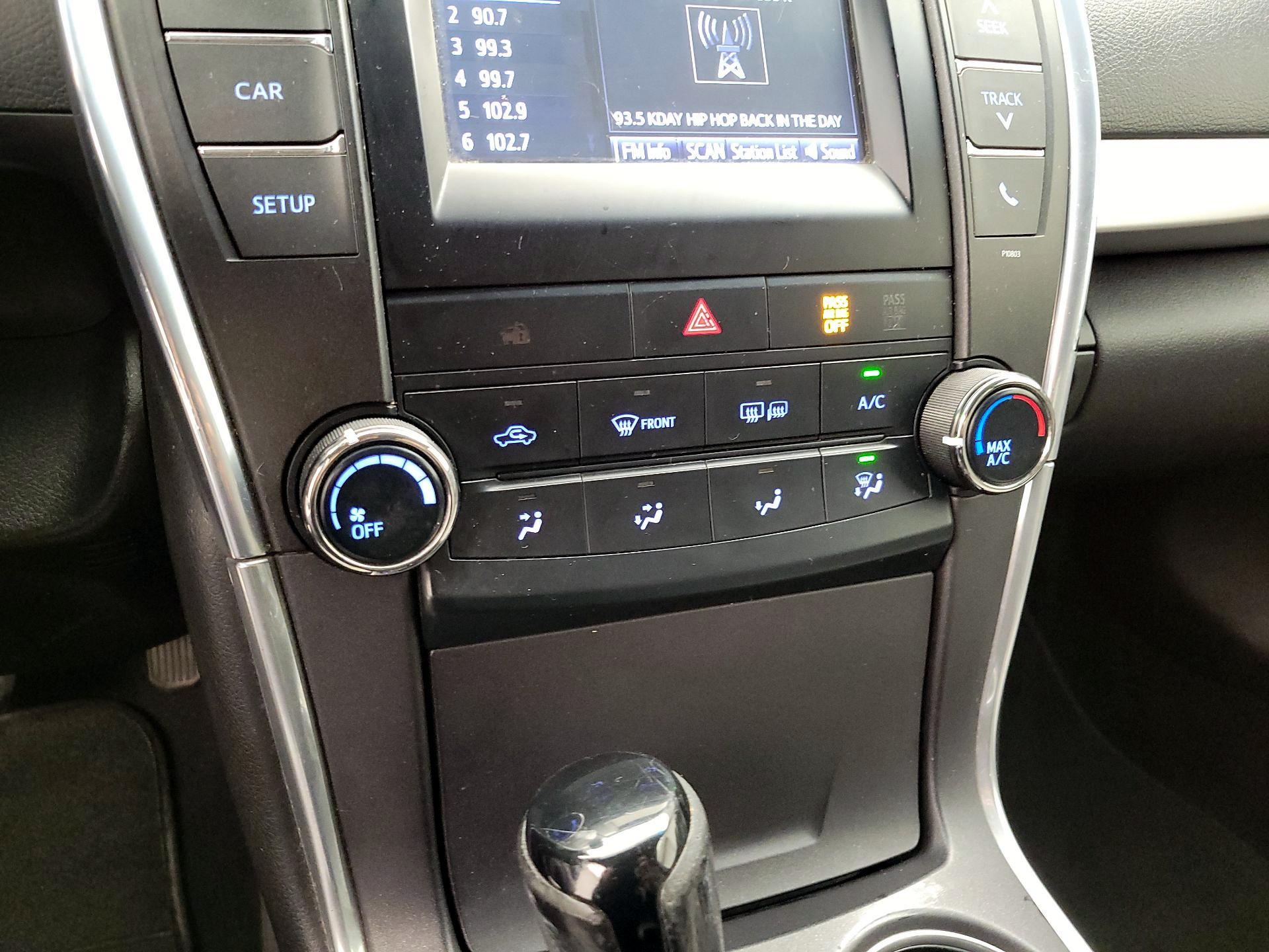 Thumbnail: 2015 Toyota Camry - 16