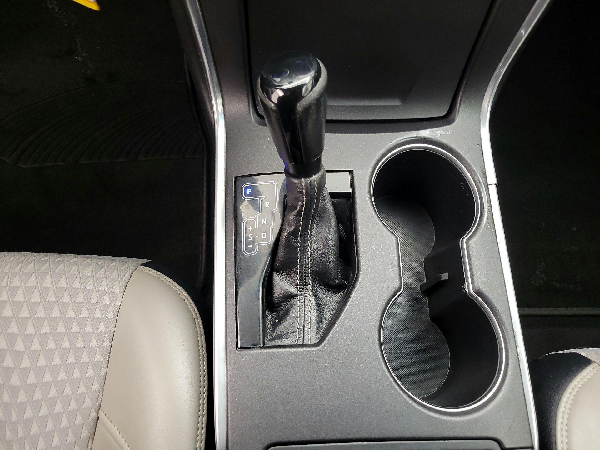 Thumbnail: 2015 Toyota Camry - 17