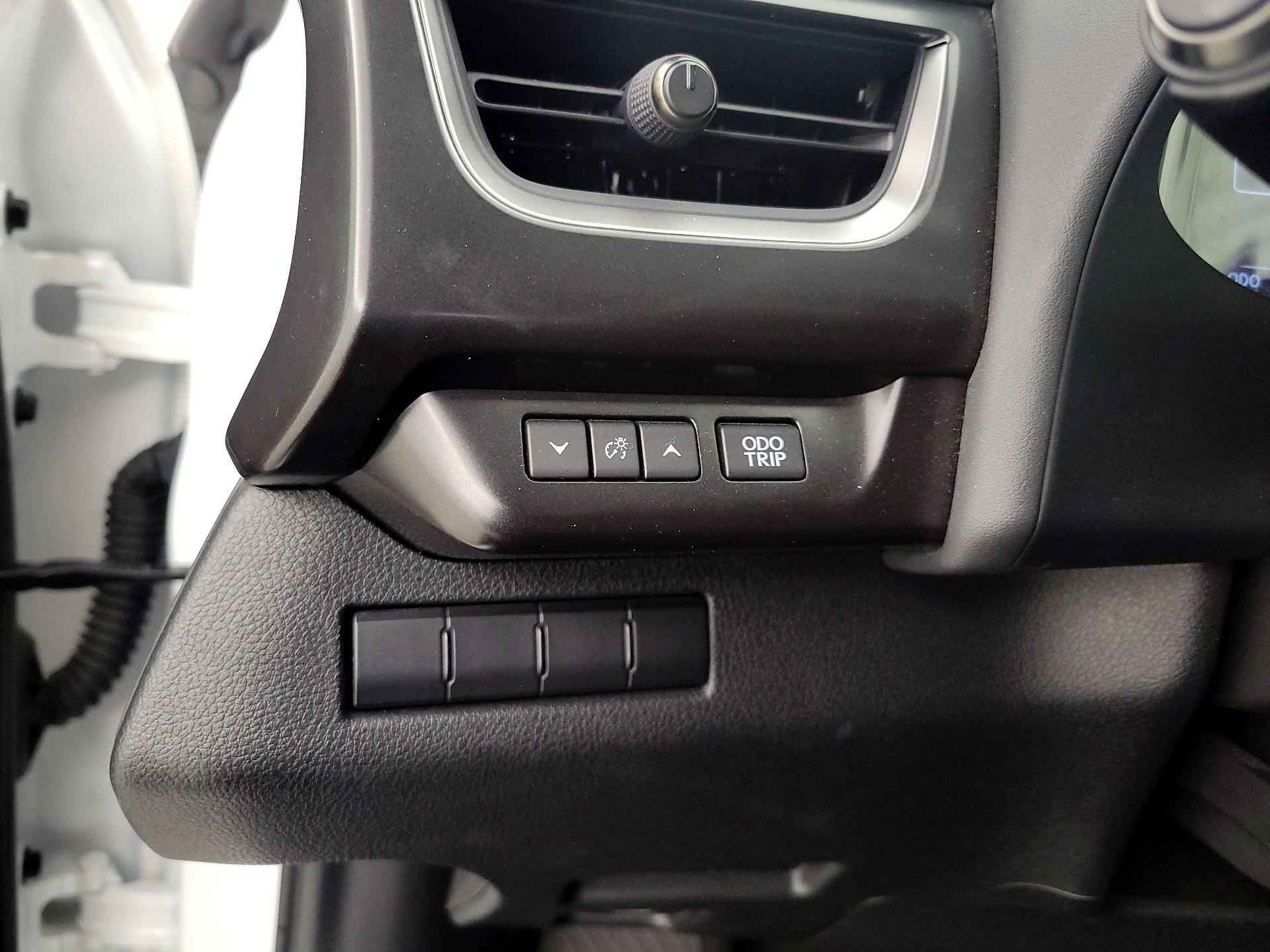 Thumbnail: 2022 Lexus UX - 13