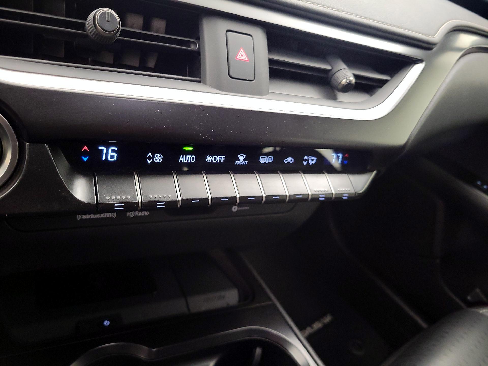 Thumbnail: 2022 Lexus UX - 16