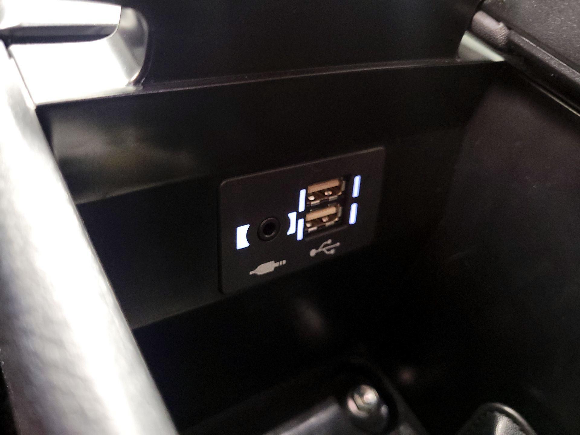 Thumbnail: 2022 Lexus UX - 18