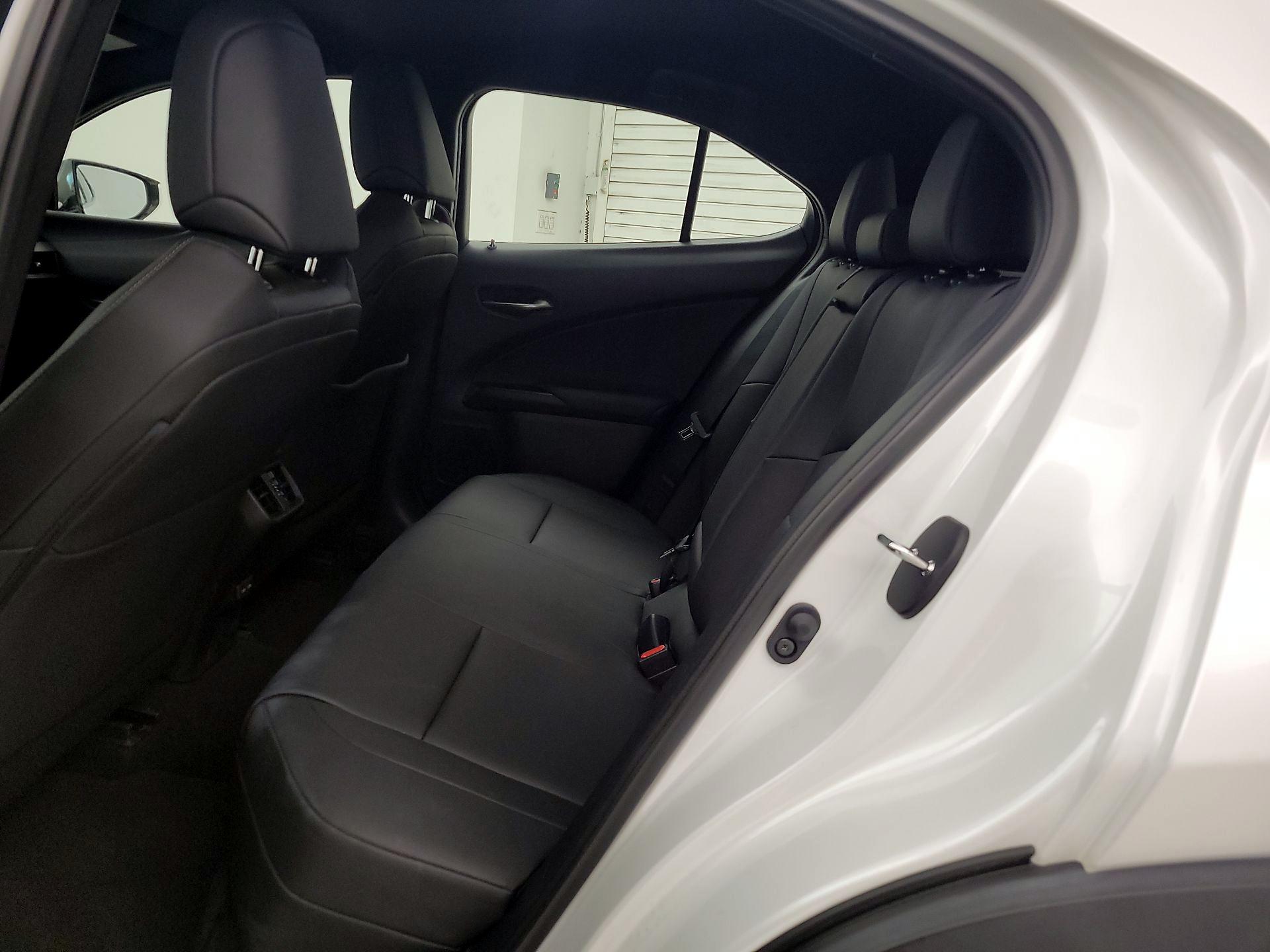 Thumbnail: 2022 Lexus UX - 19