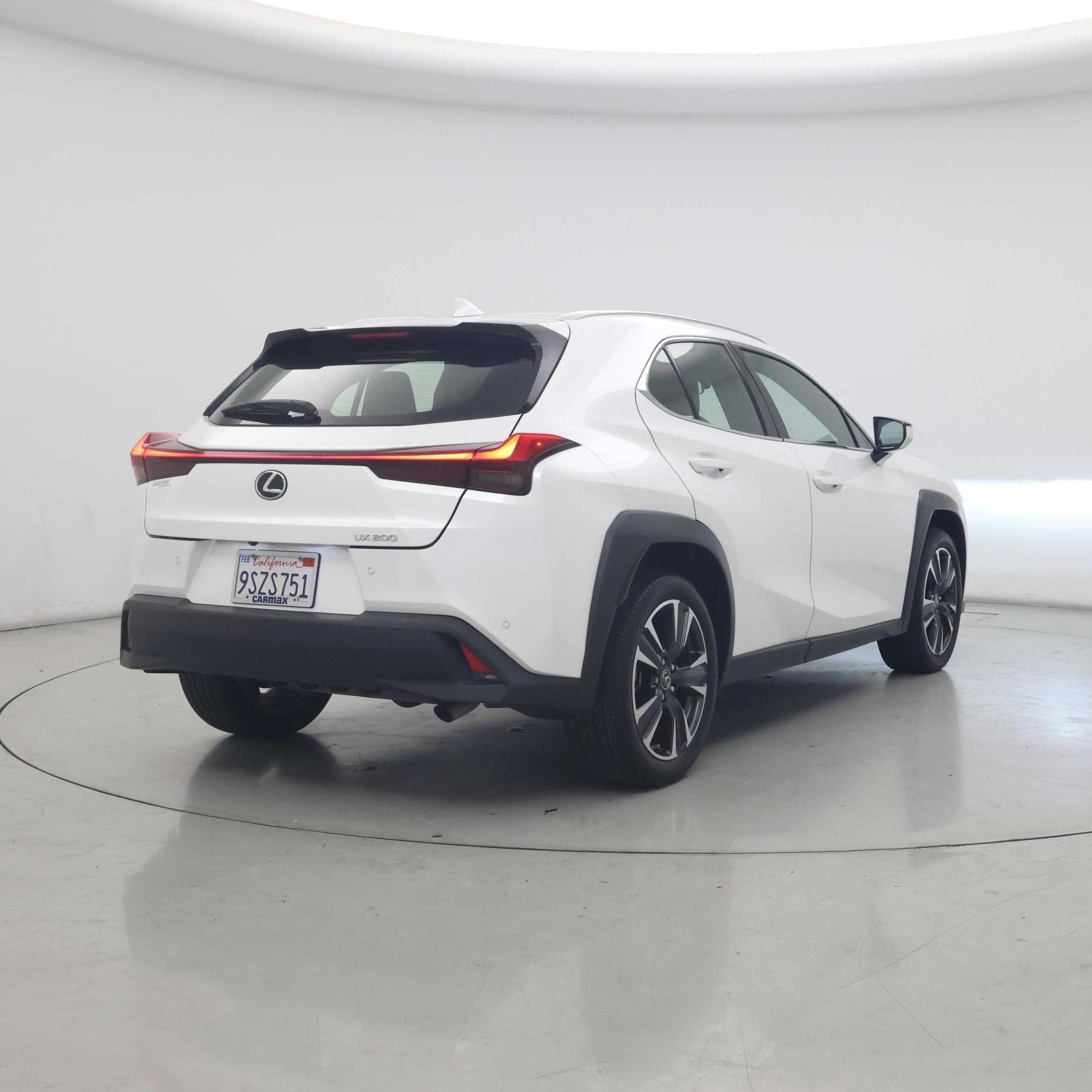 Thumbnail: 2022 Lexus UX - 8