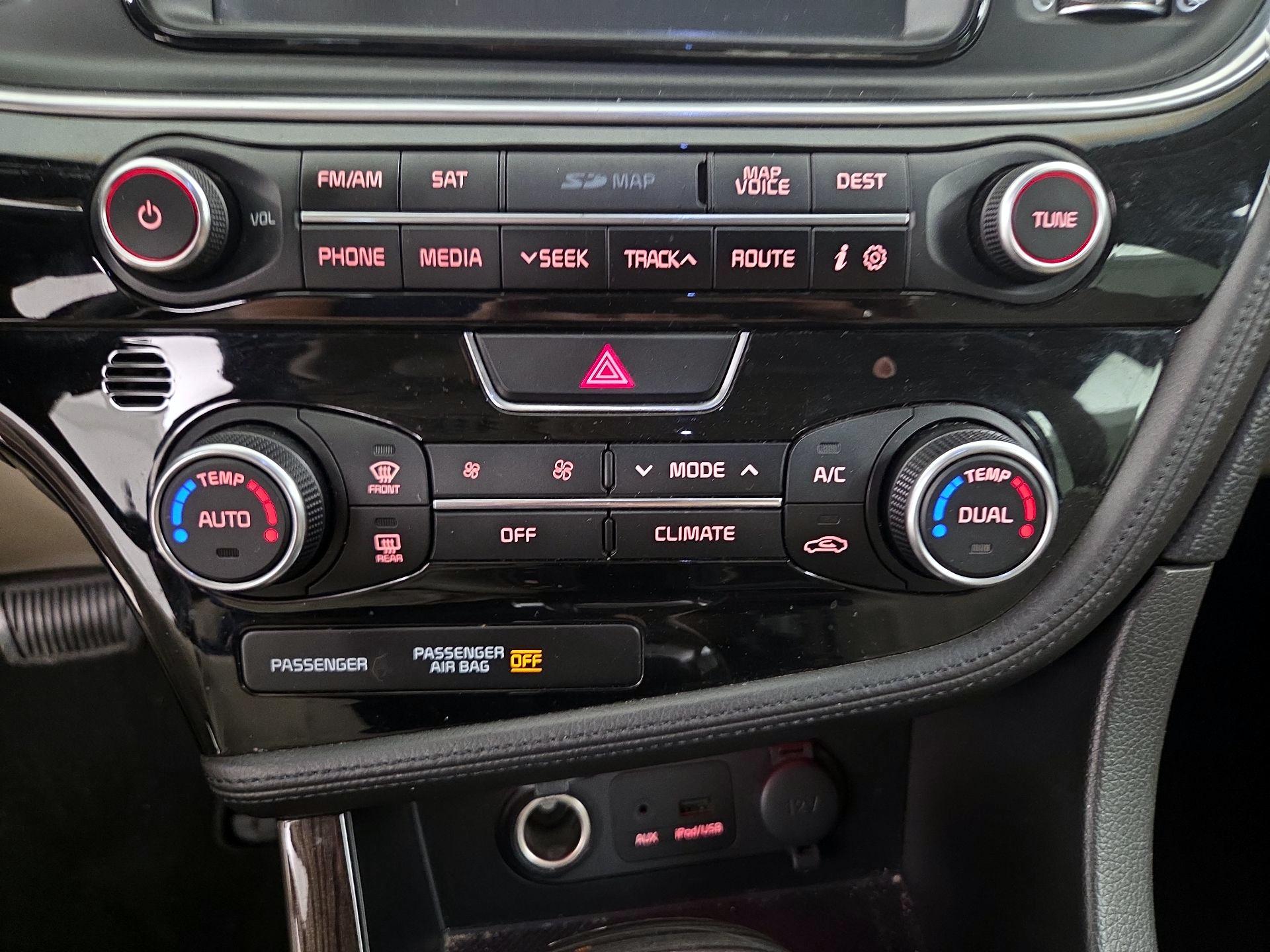 Thumbnail: 2014 Kia Optima - 17