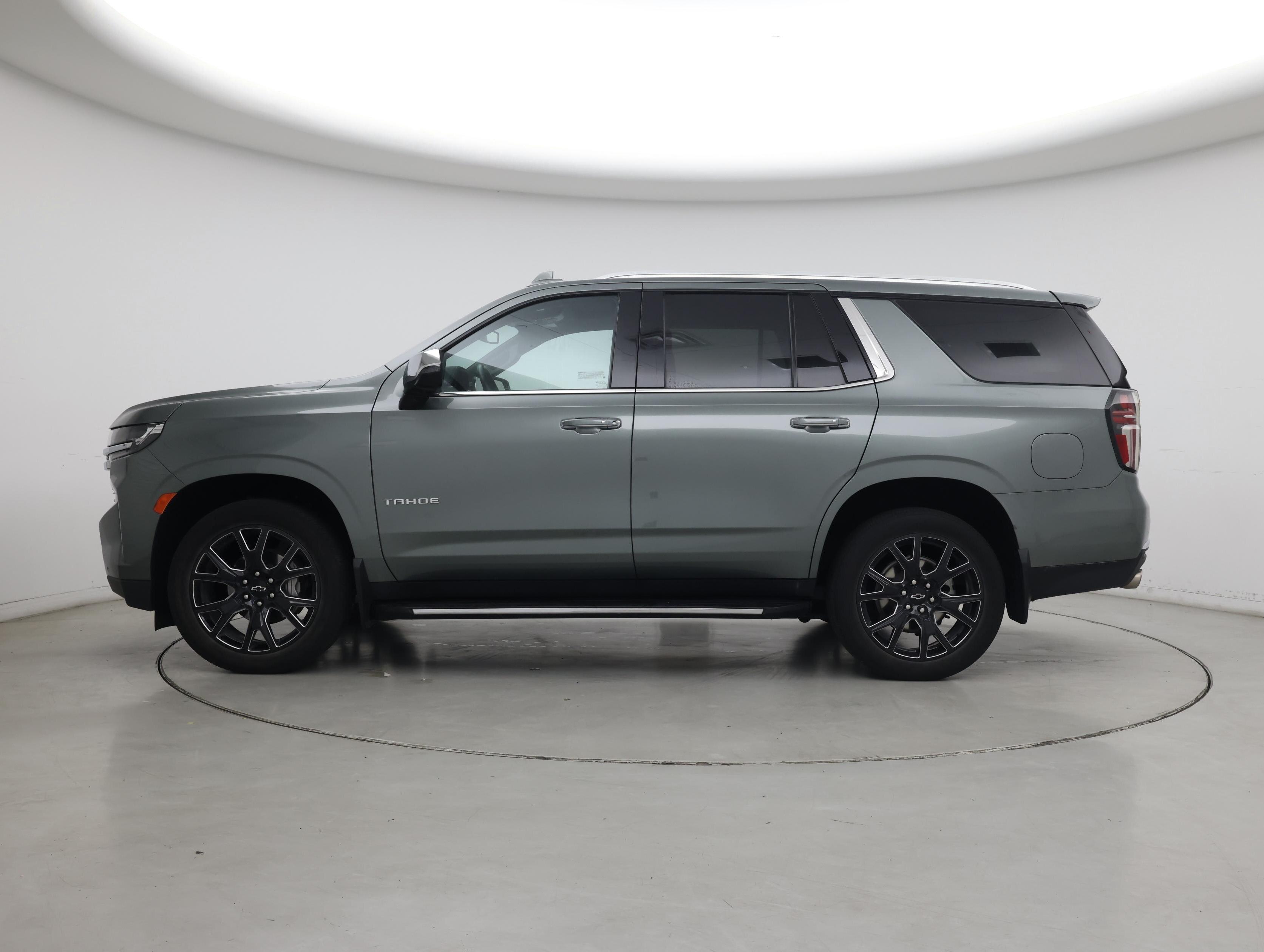 Thumbnail: 2023 Chevrolet Tahoe - 3