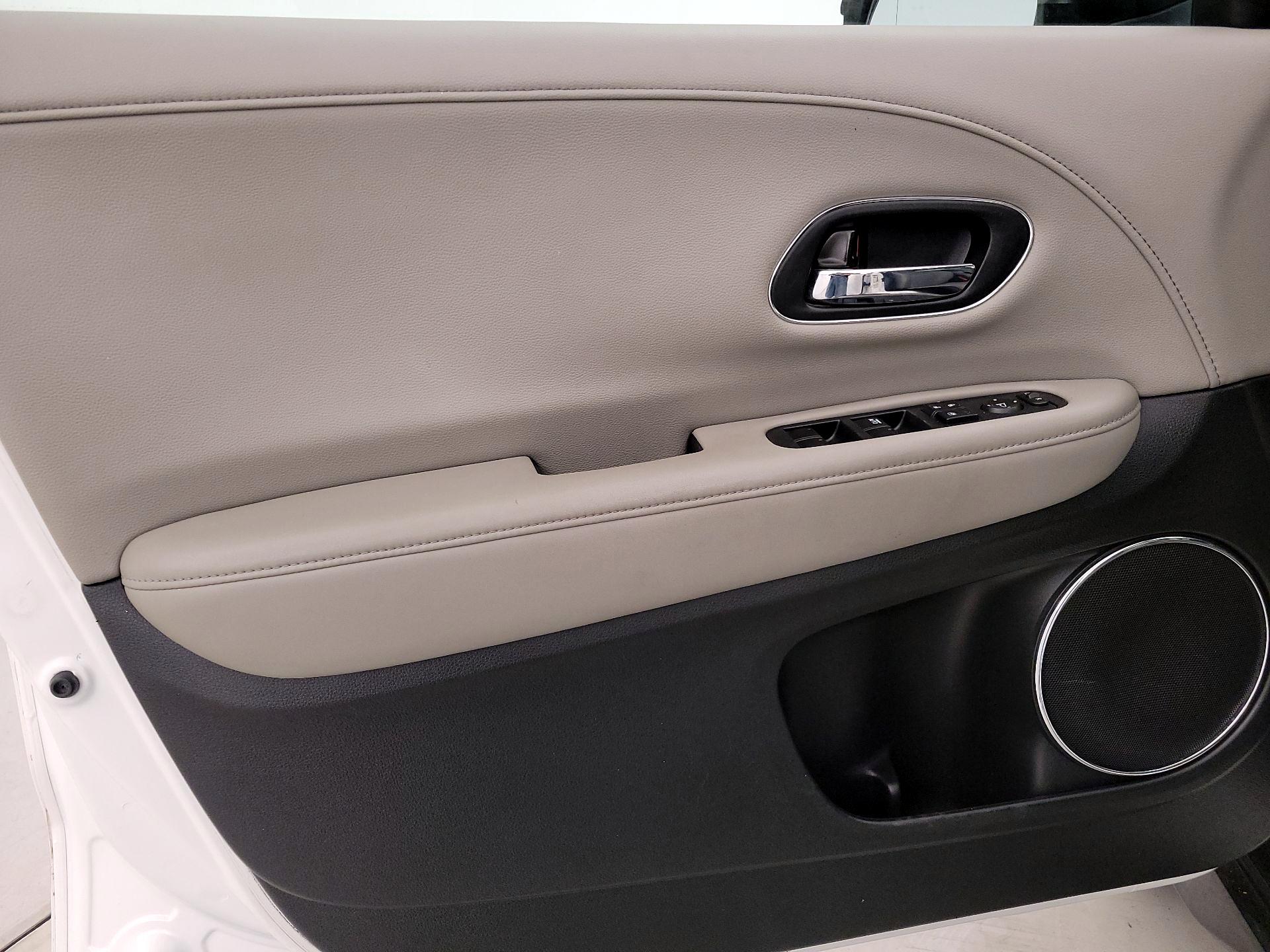 Thumbnail: 2016 Honda HR-V - 12