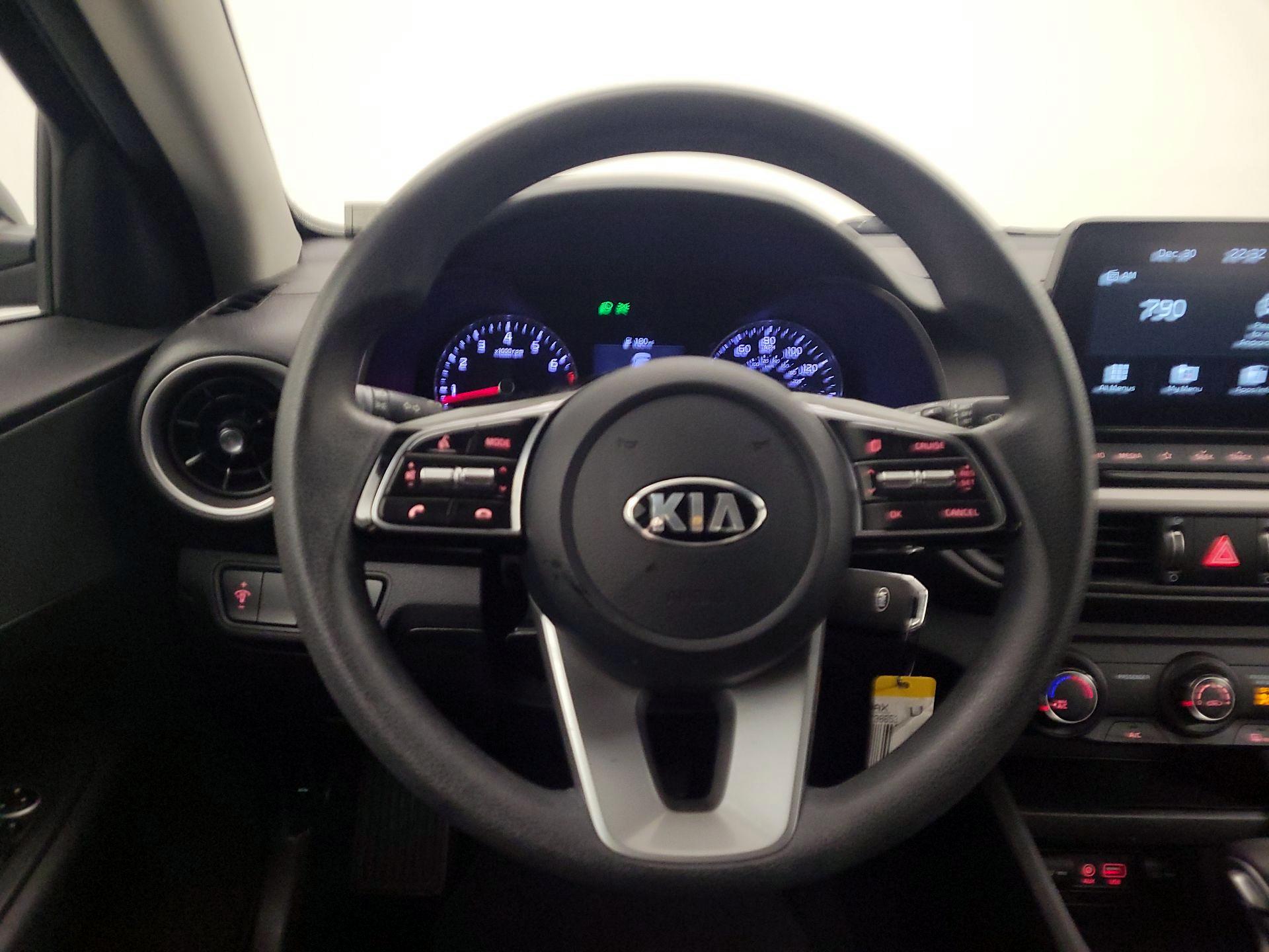 Thumbnail: 2021 Kia Forte - 10