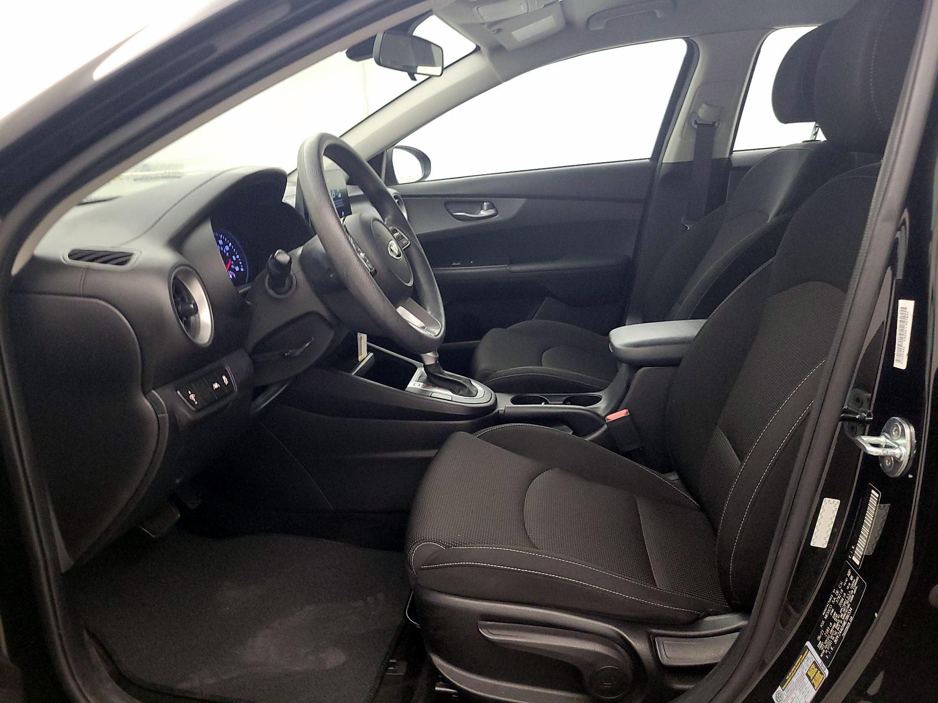 Thumbnail: 2021 Kia Forte - 11