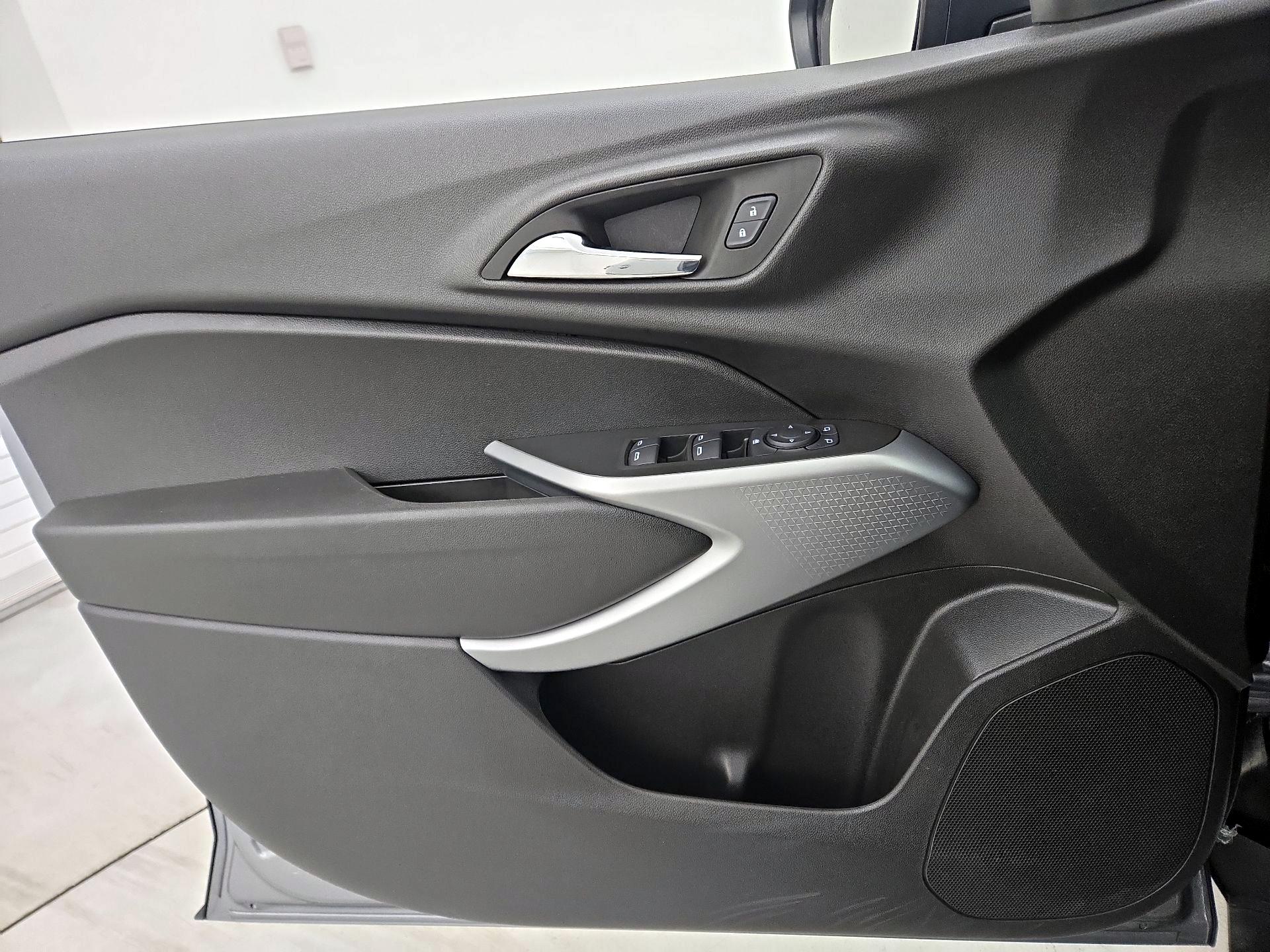 Thumbnail: 2024 Chevrolet Trax - 12