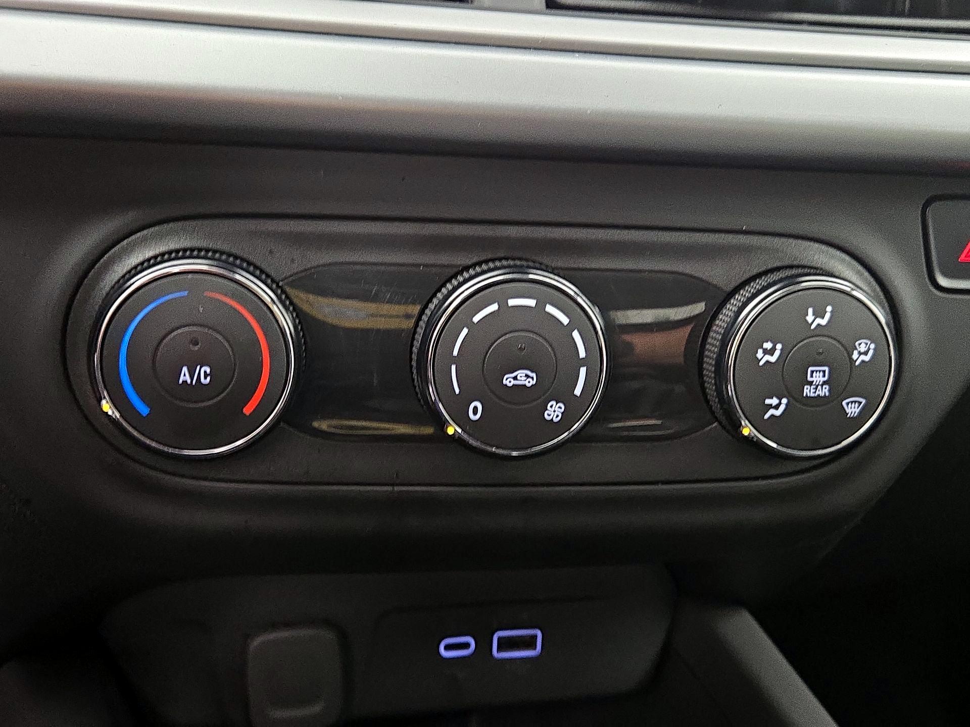 Thumbnail: 2024 Chevrolet Trax - 16