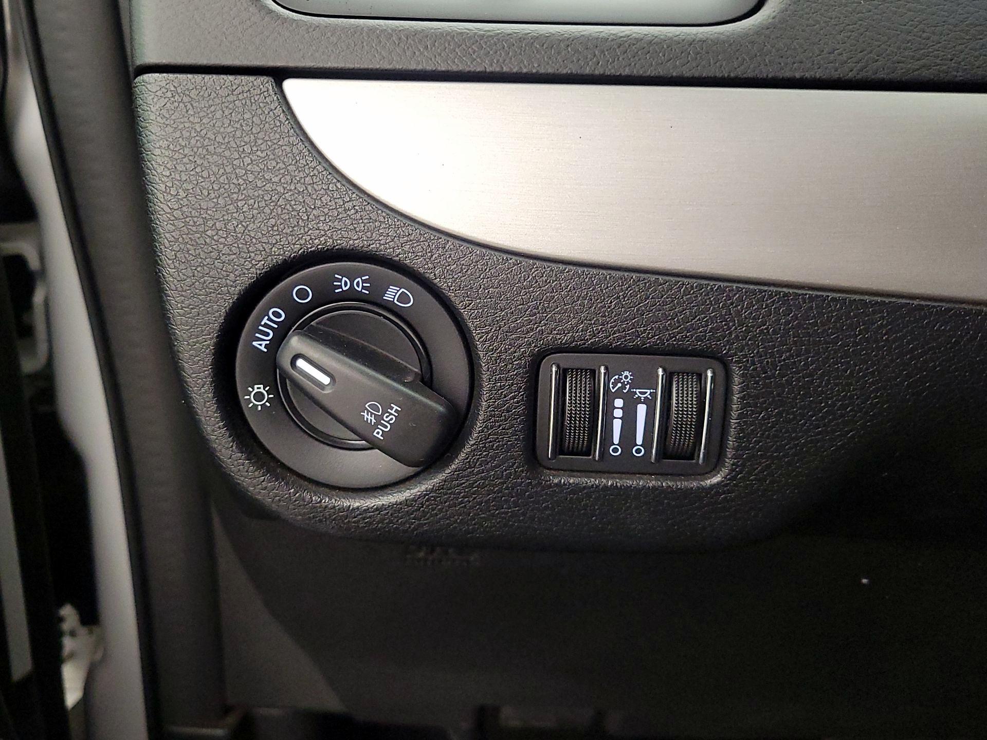 Thumbnail: 2019 Dodge Grand Caravan - 13