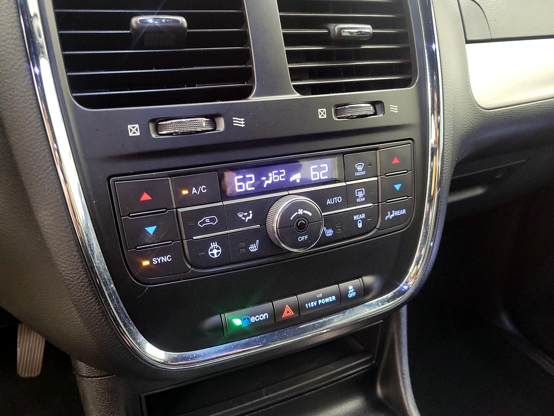 Thumbnail: 2019 Dodge Grand Caravan - 16