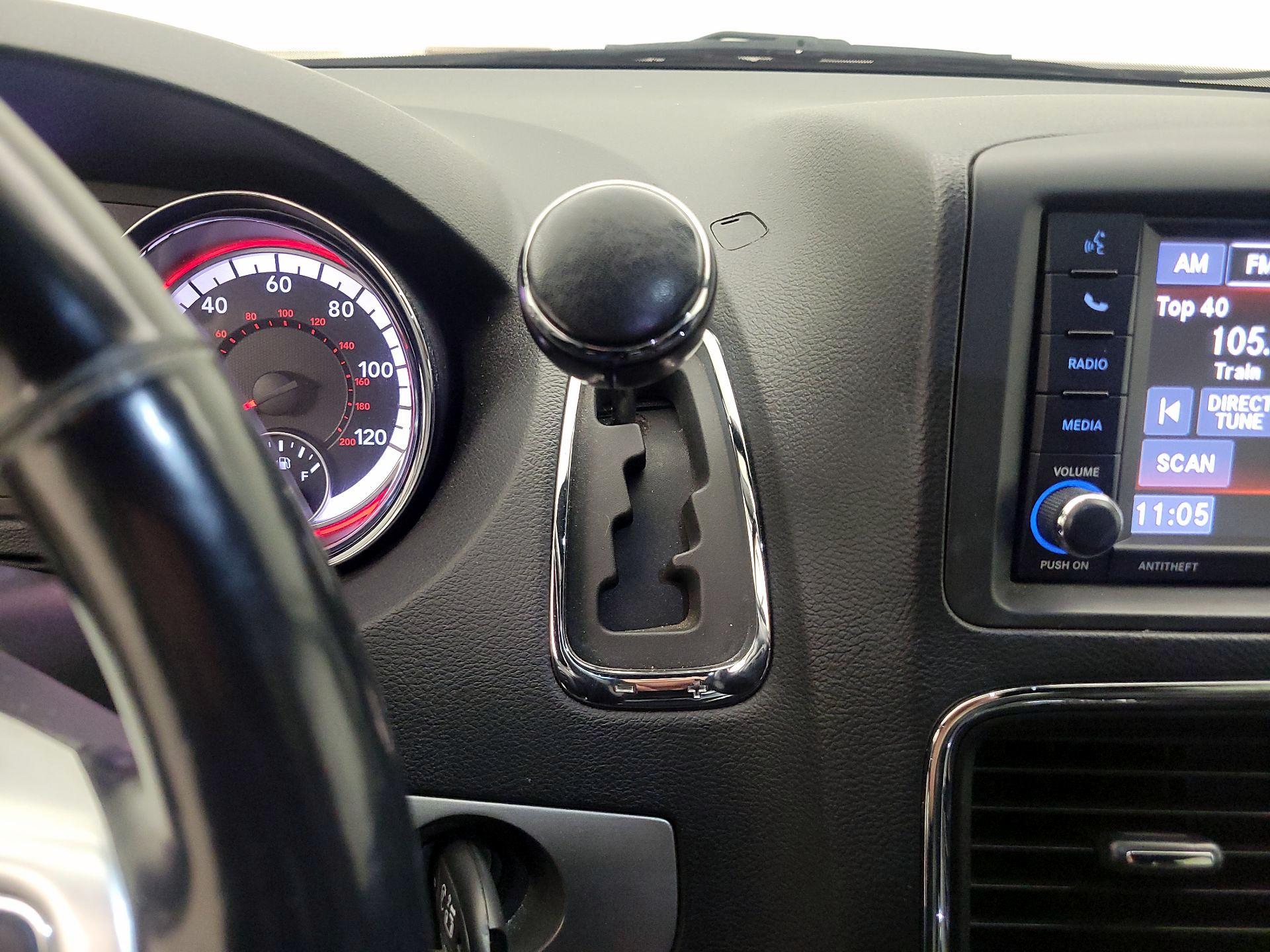 Thumbnail: 2019 Dodge Grand Caravan - 17