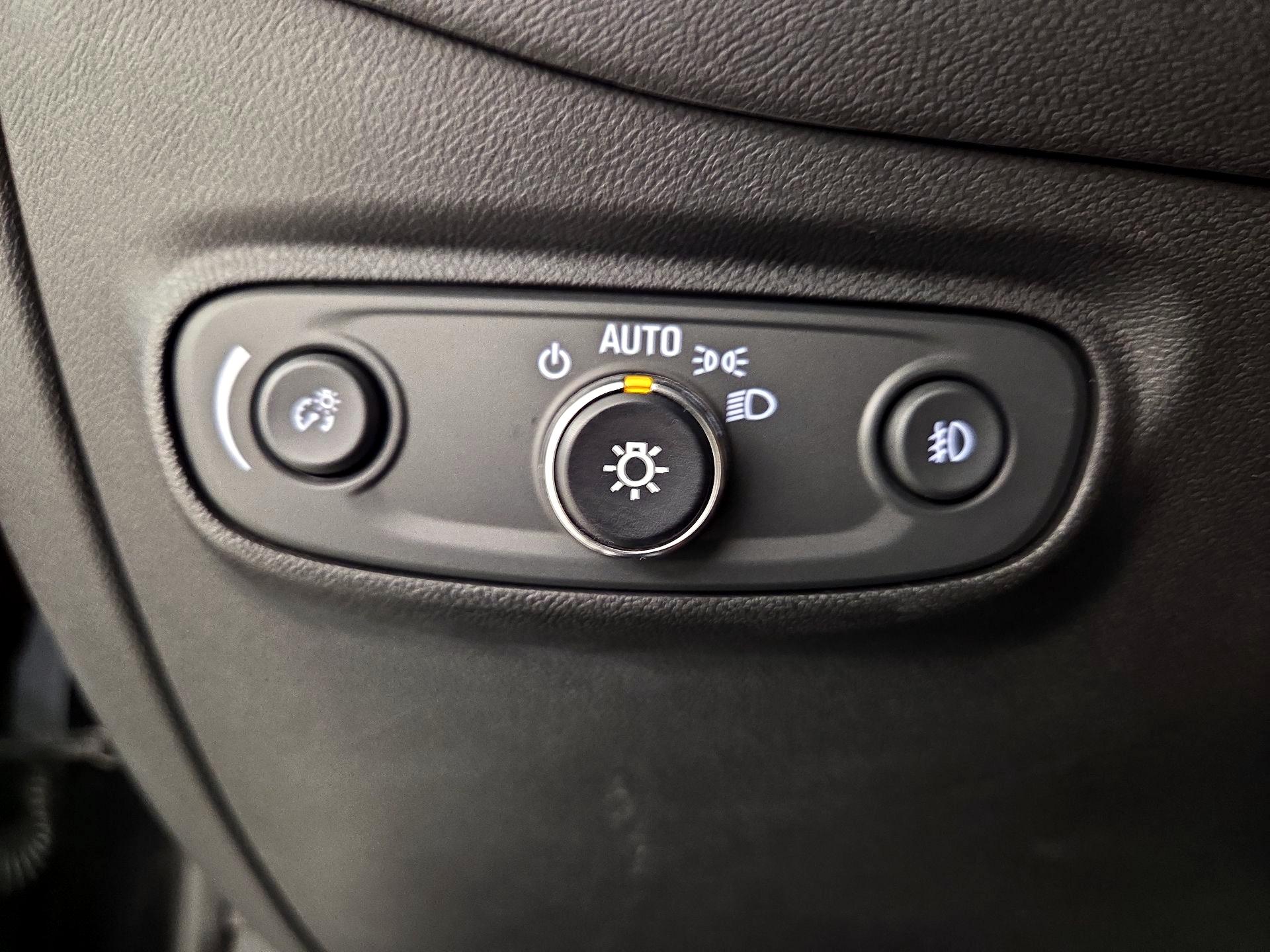 Thumbnail: 2020 Chevrolet Equinox - 13