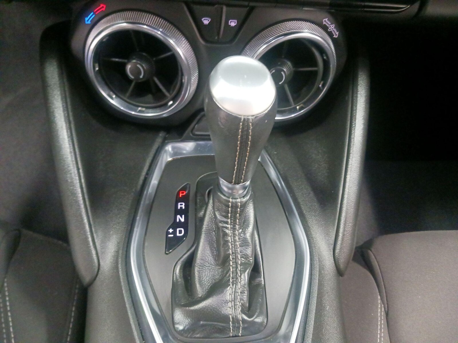 2020 Chevrolet Camaro 1LT - Photo 16