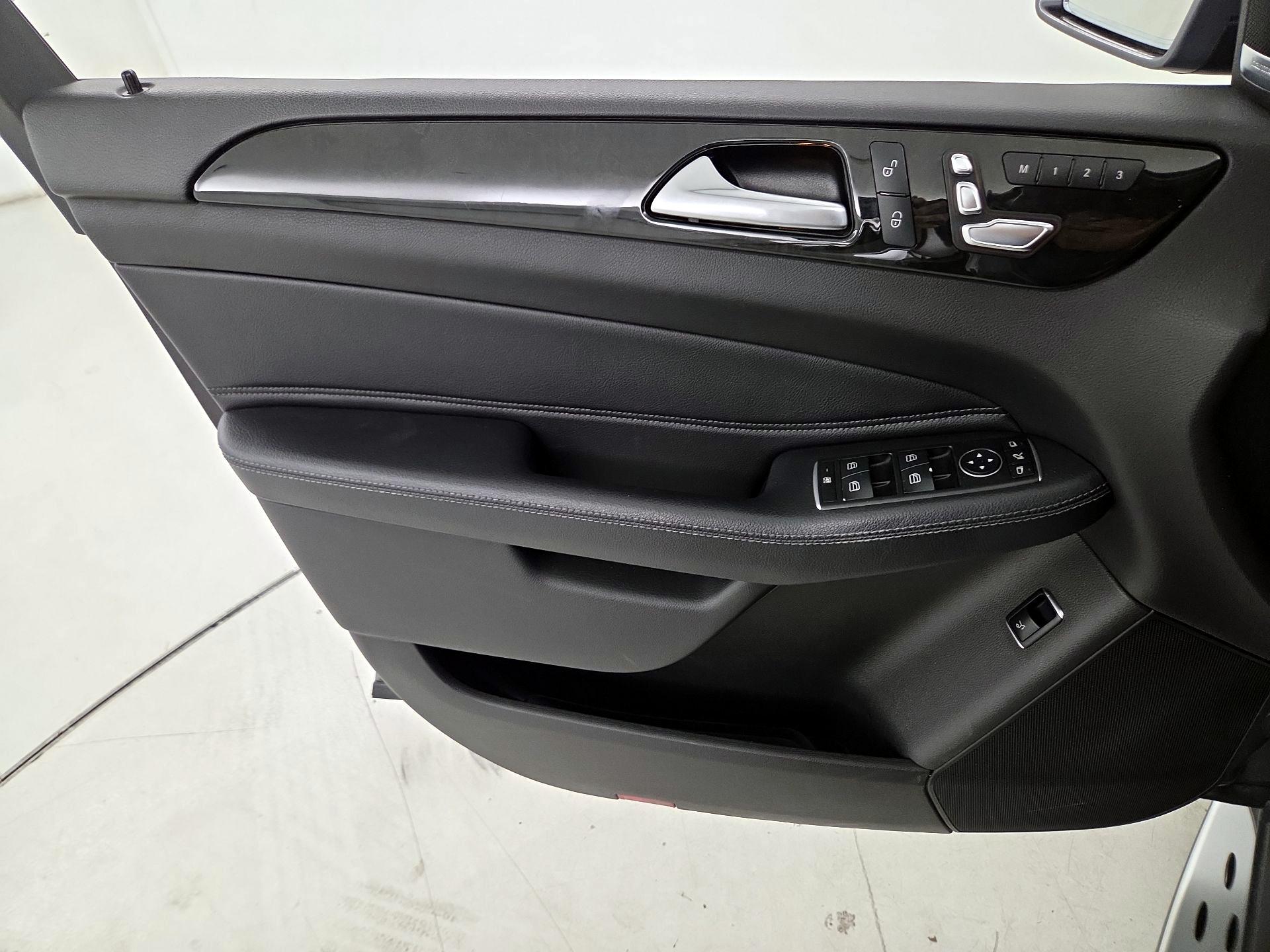 Thumbnail: 2018 Mercedes-Benz GLE - 12