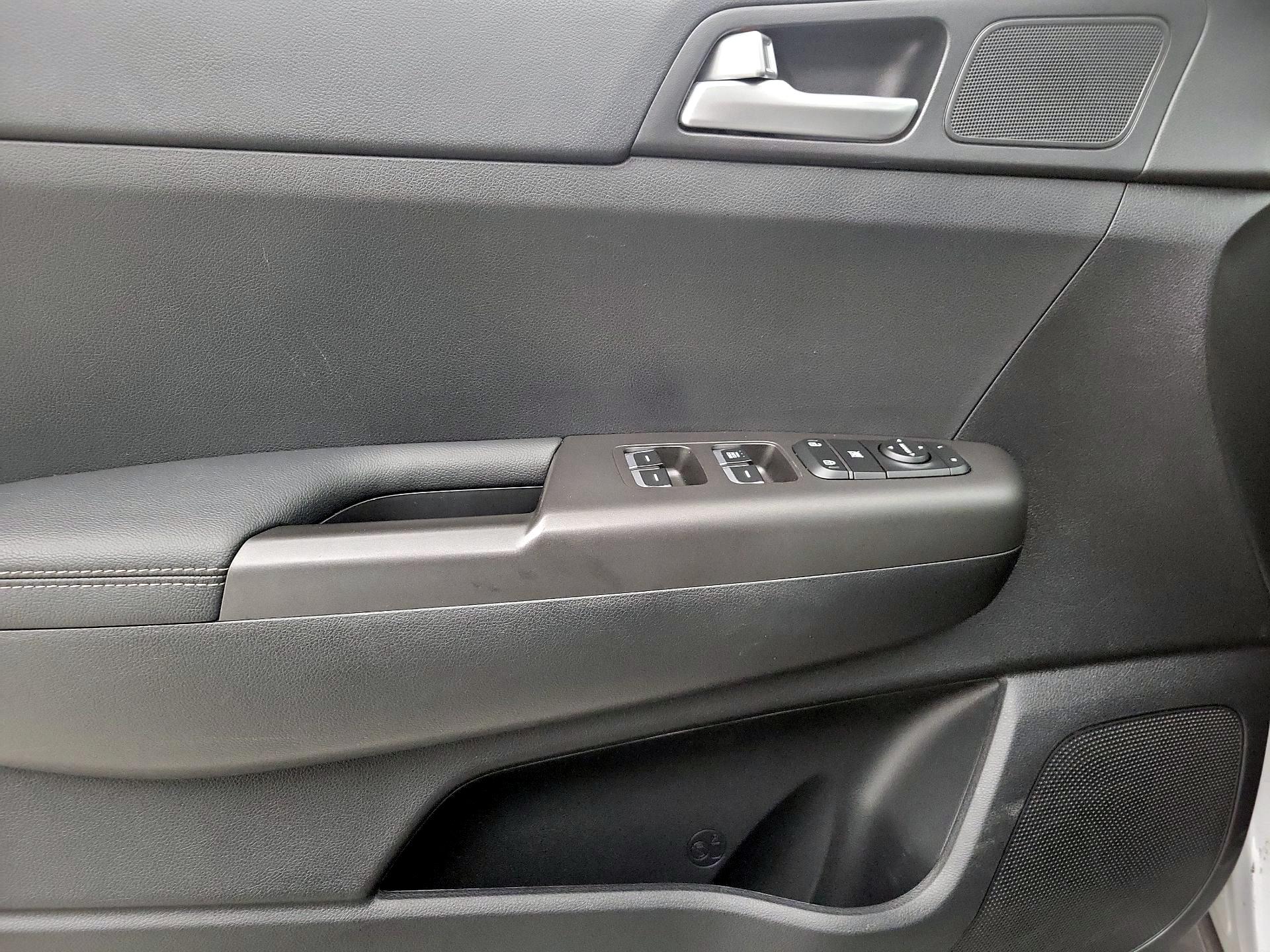 Thumbnail: 2020 Kia Sportage - 12