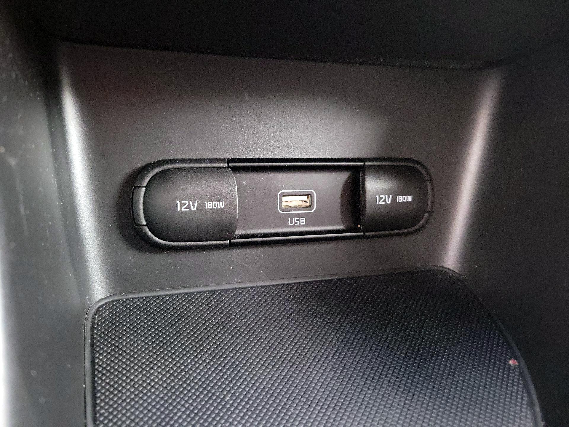 Thumbnail: 2020 Kia Sportage - 18