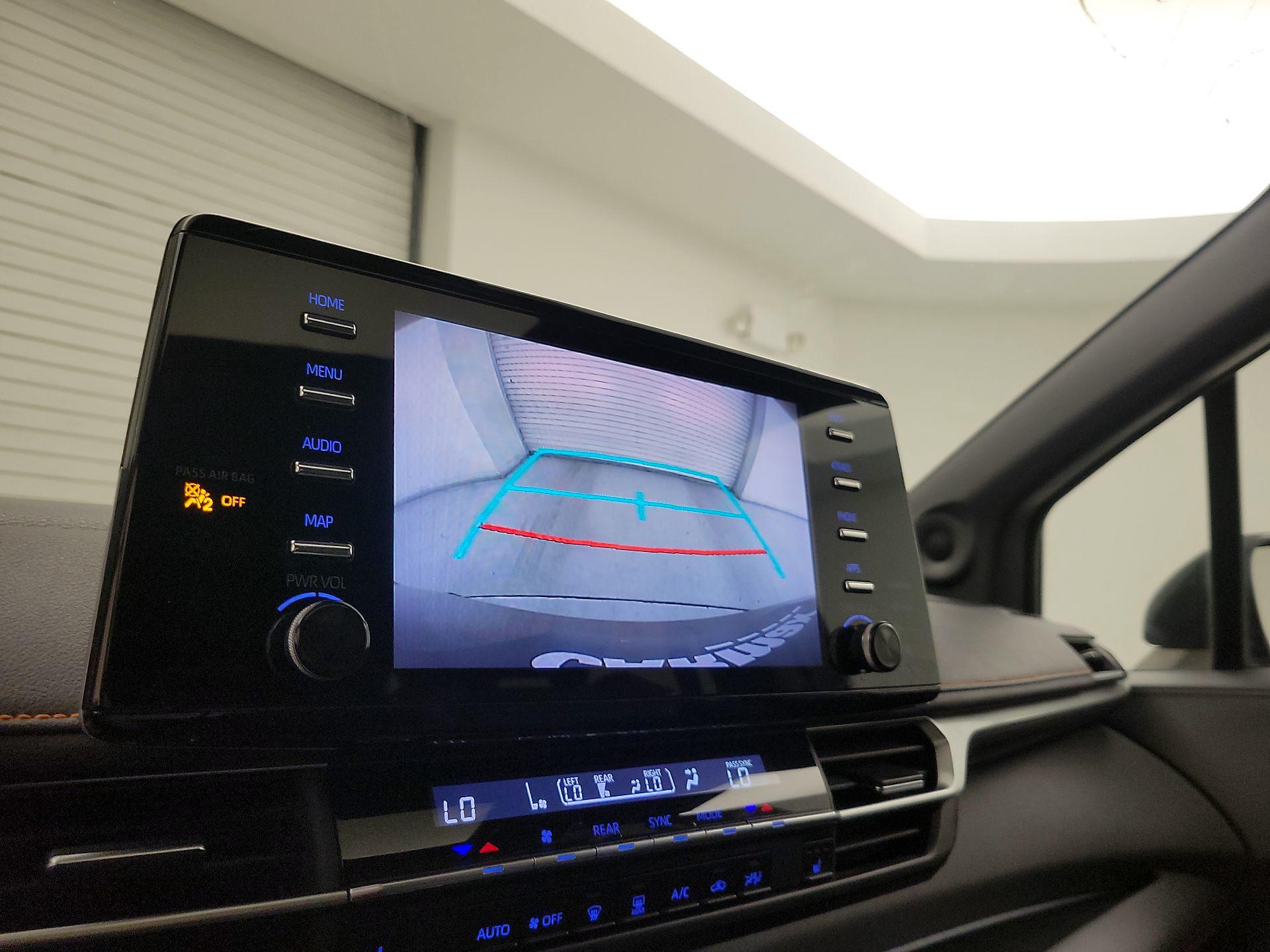 Thumbnail: 2021 Toyota Sienna - 15