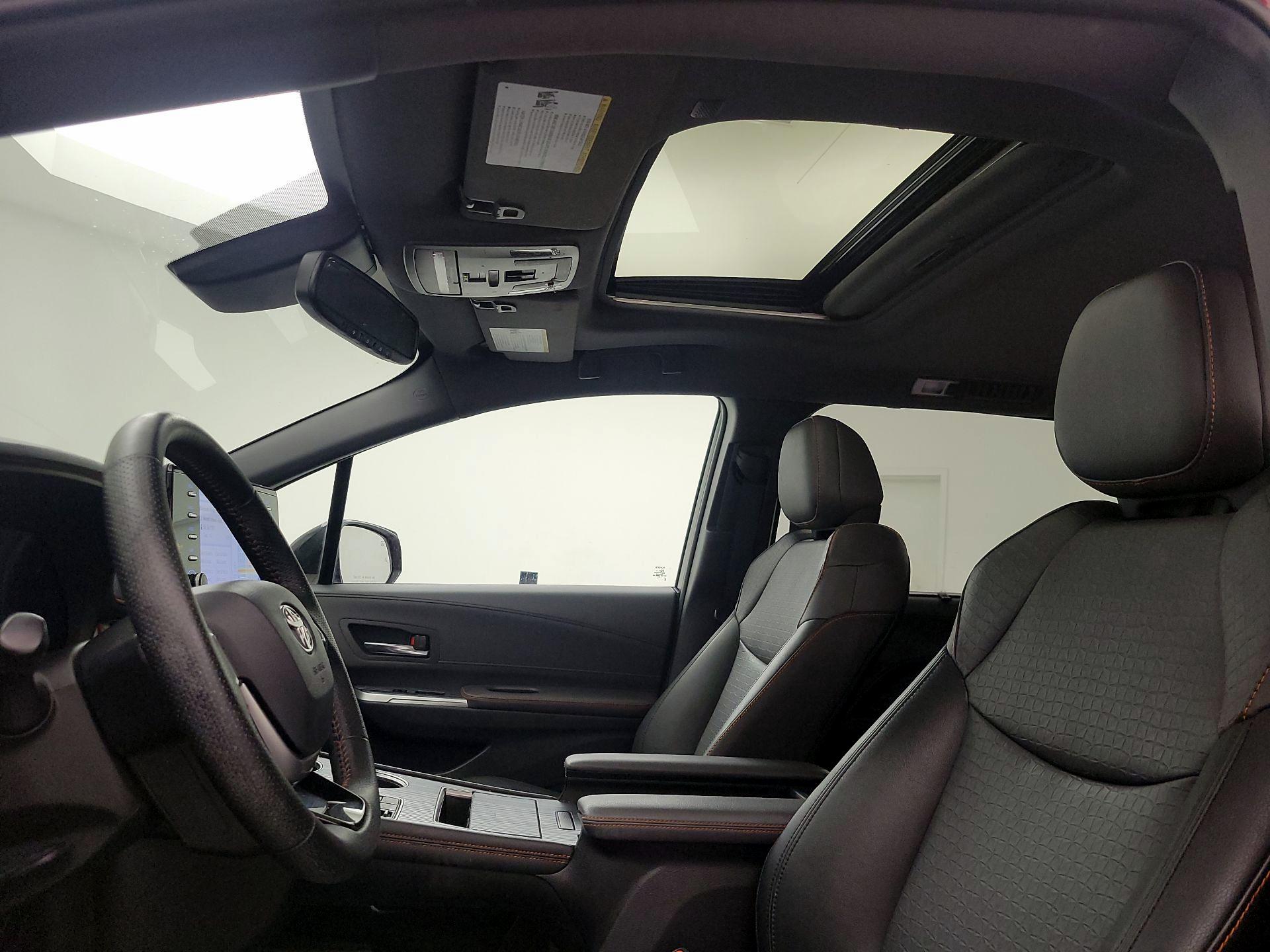 Thumbnail: 2021 Toyota Sienna - 20