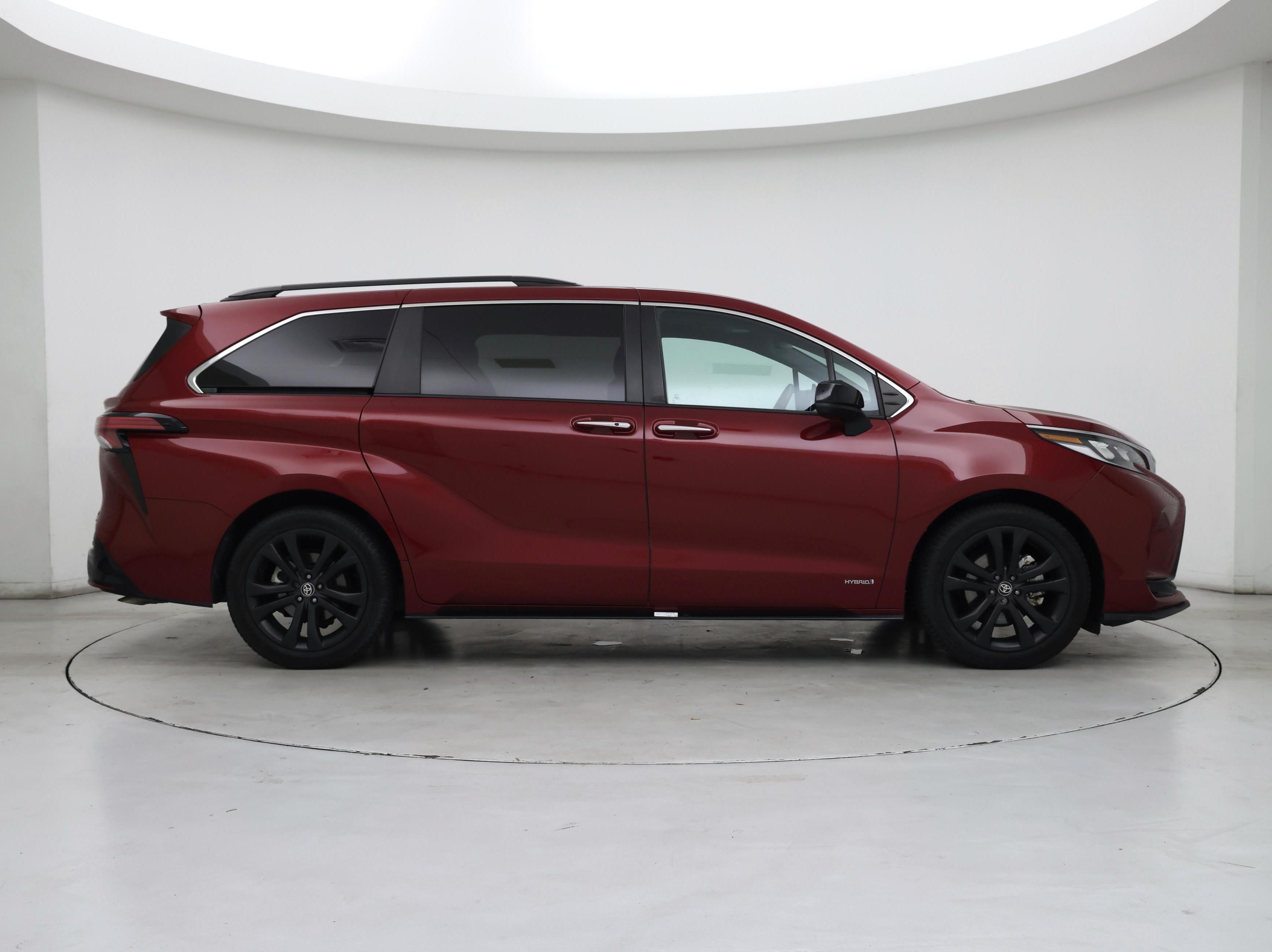 Thumbnail: 2021 Toyota Sienna - 7