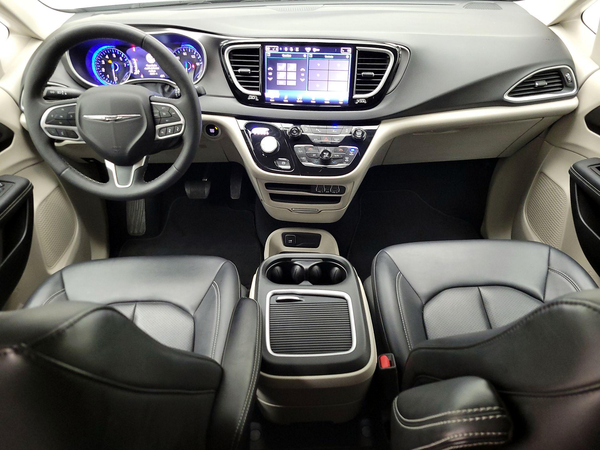 Thumbnail: 2024 Chrysler Pacifica - 9