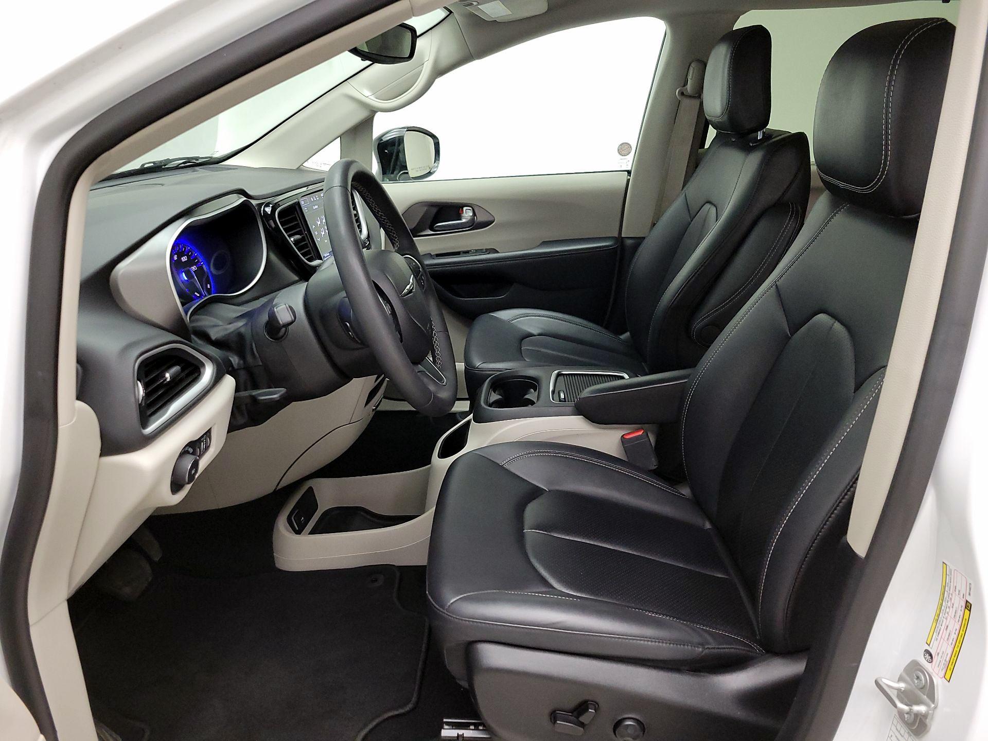 Thumbnail: 2024 Chrysler Pacifica - 11