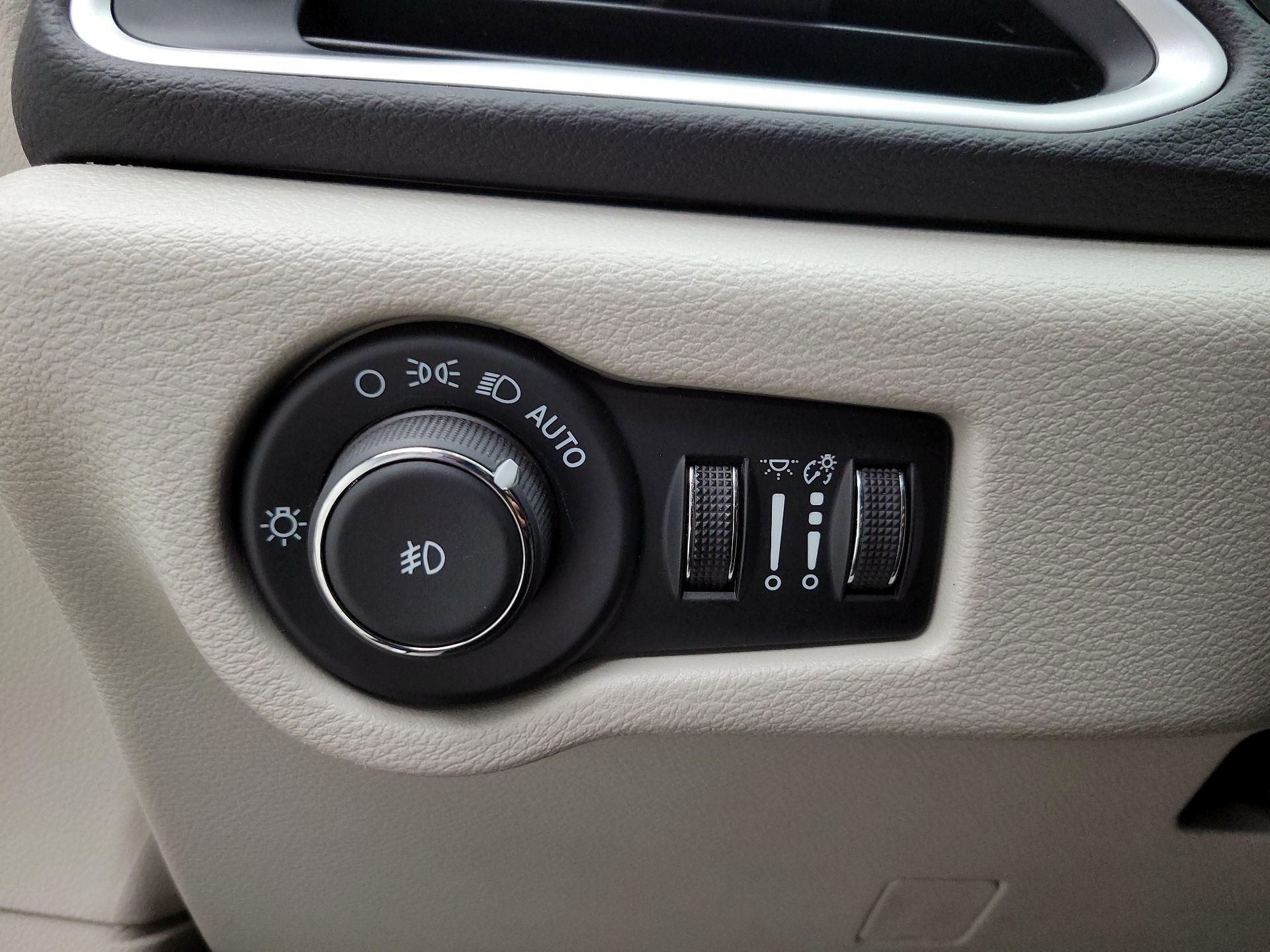 Thumbnail: 2024 Chrysler Pacifica - 13