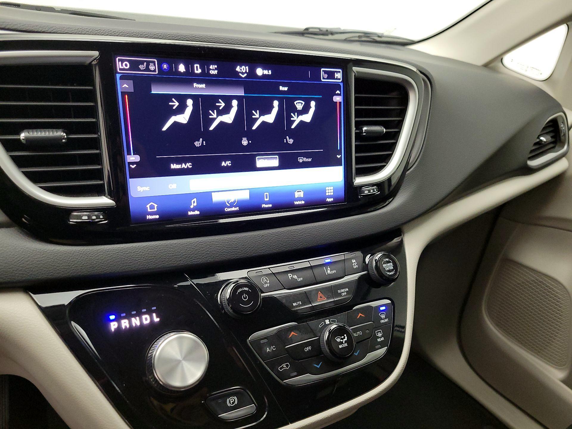 Thumbnail: 2024 Chrysler Pacifica - 16