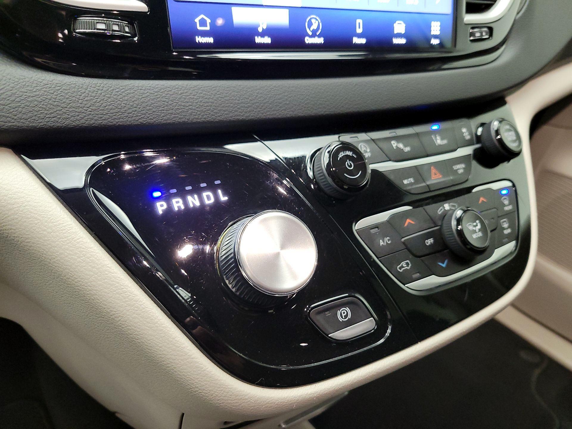 Thumbnail: 2024 Chrysler Pacifica - 17