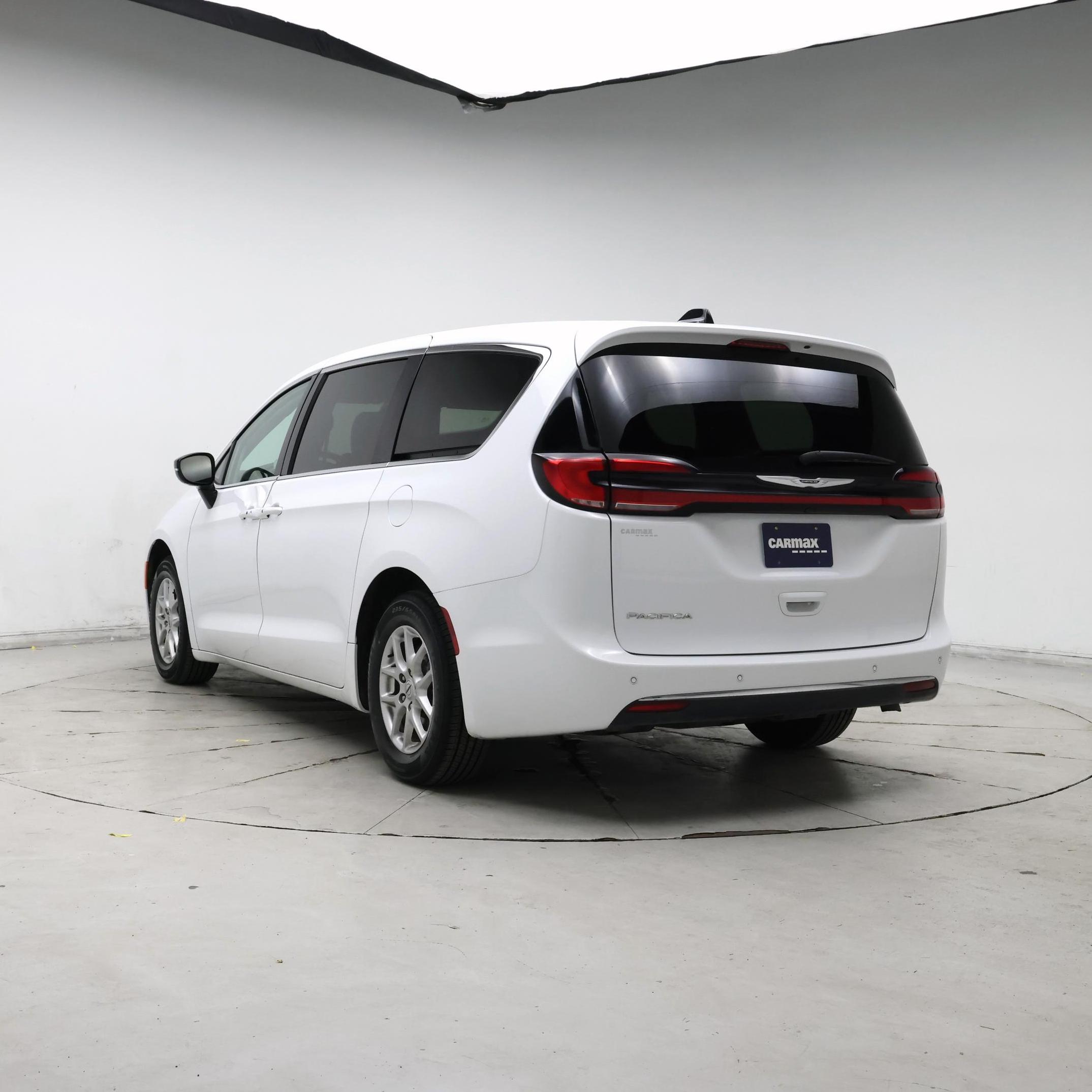 Thumbnail: 2024 Chrysler Pacifica - 2