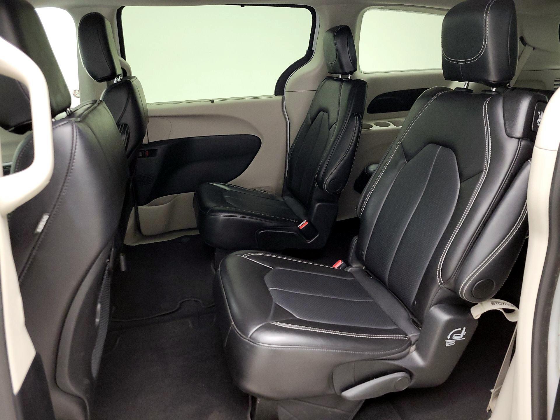 Thumbnail: 2024 Chrysler Pacifica - 19