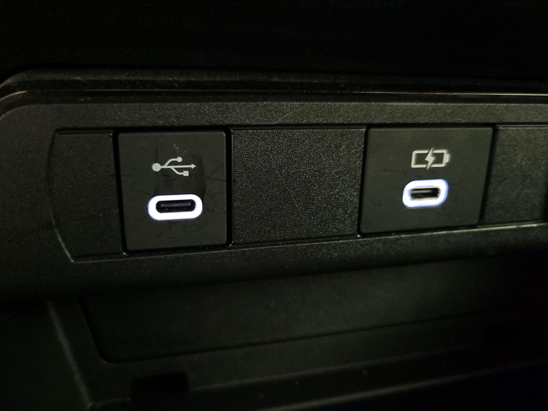 Thumbnail: 2024 Toyota Prius - 18