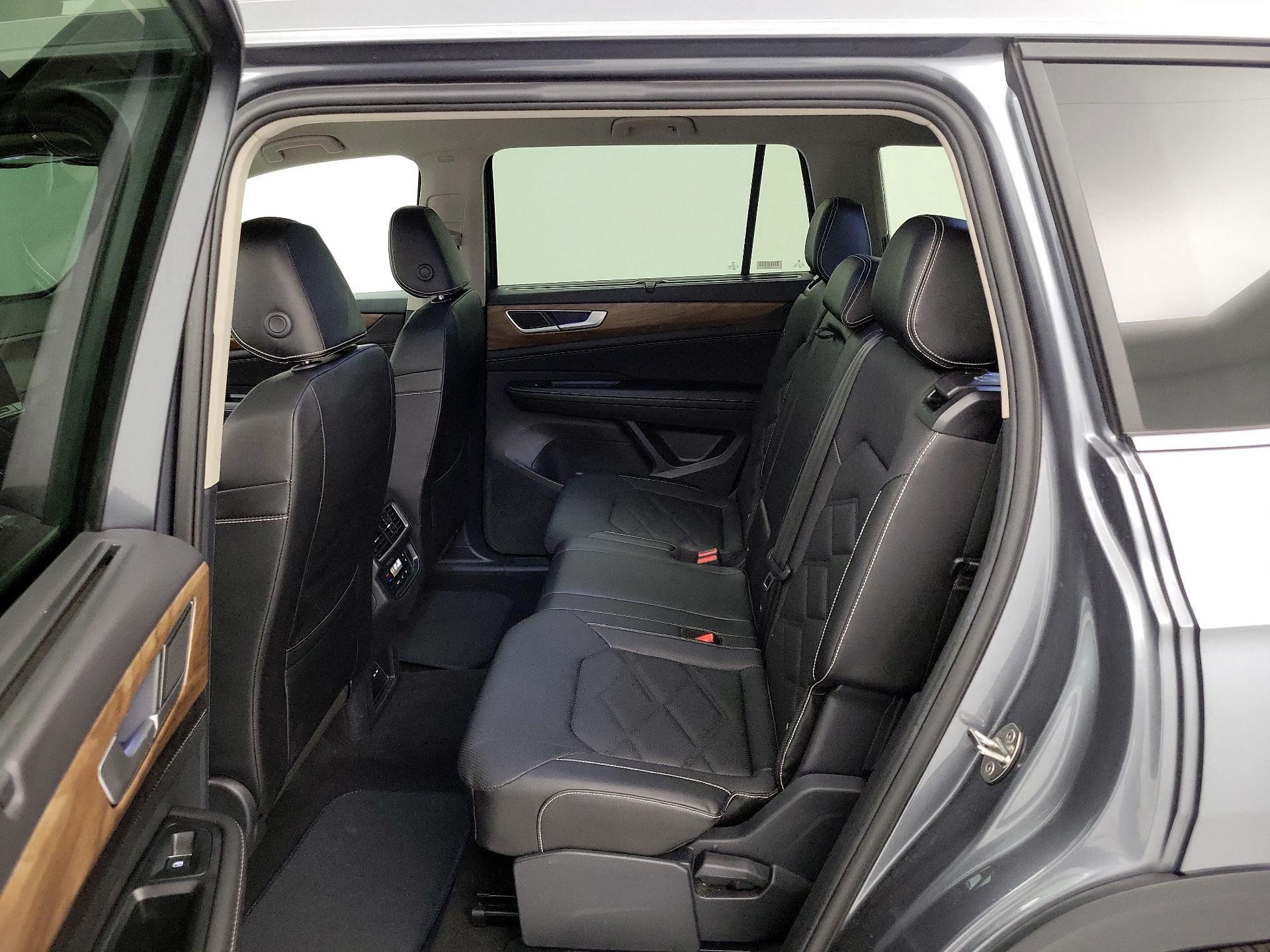 Thumbnail: 2025 Volkswagen Atlas - 19