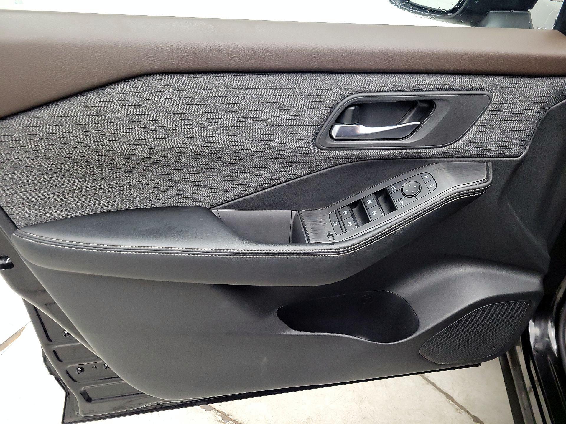 Thumbnail: 2021 Nissan Rogue - 12