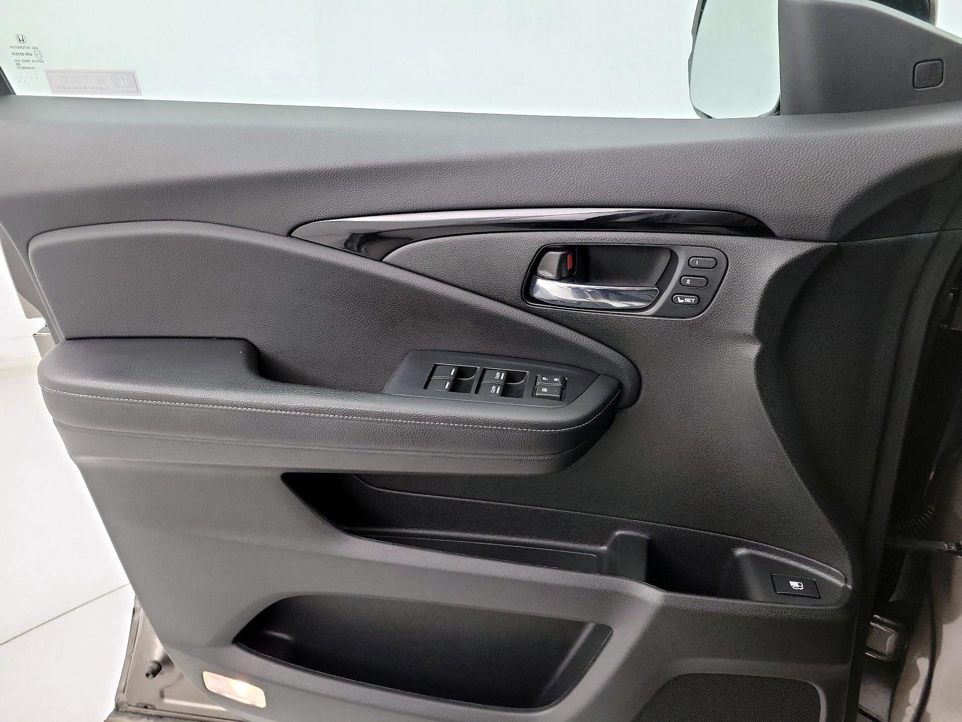 Thumbnail: 2020 Honda Ridgeline - 12