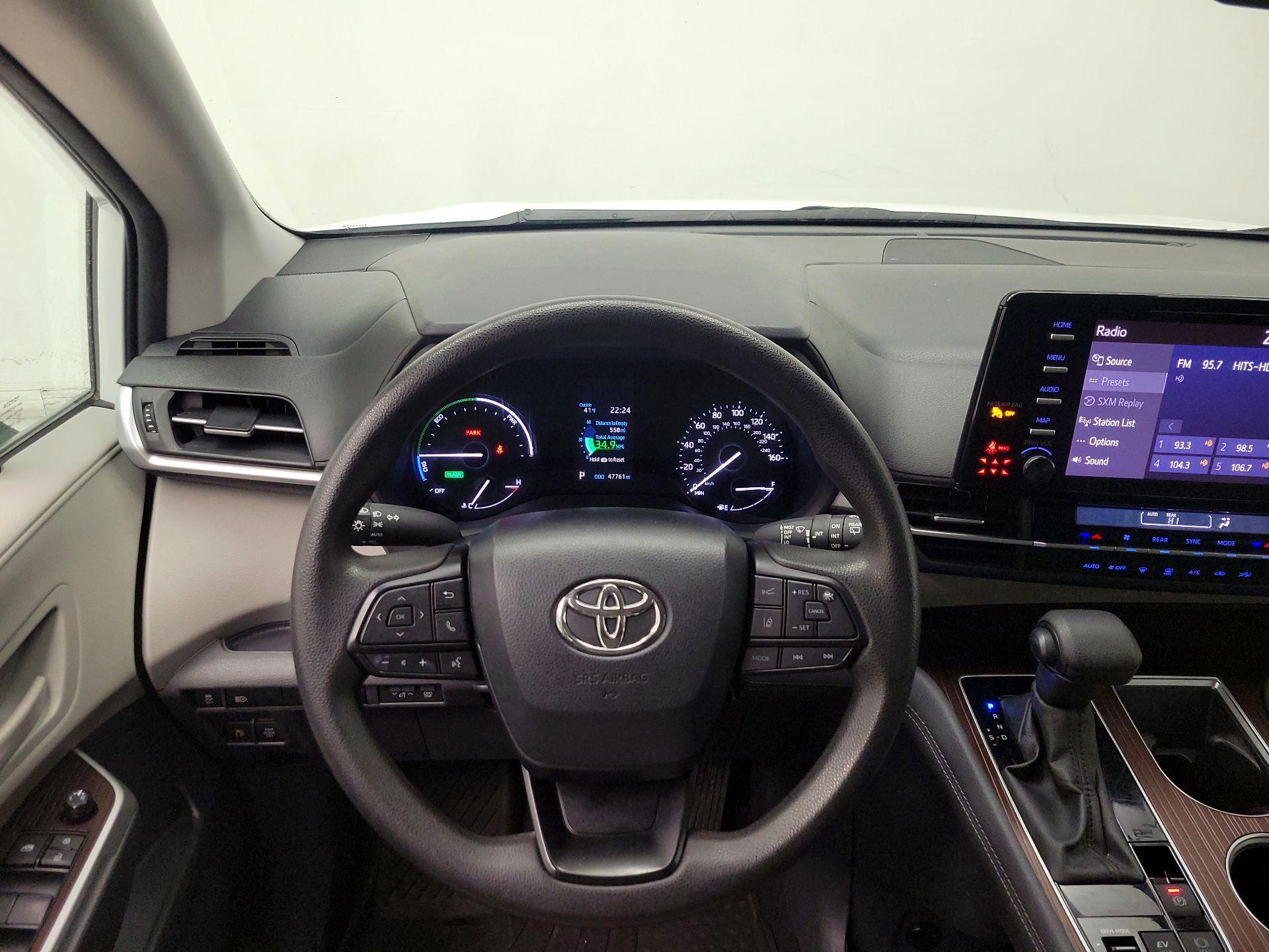 Thumbnail: 2024 Toyota Sienna - 10