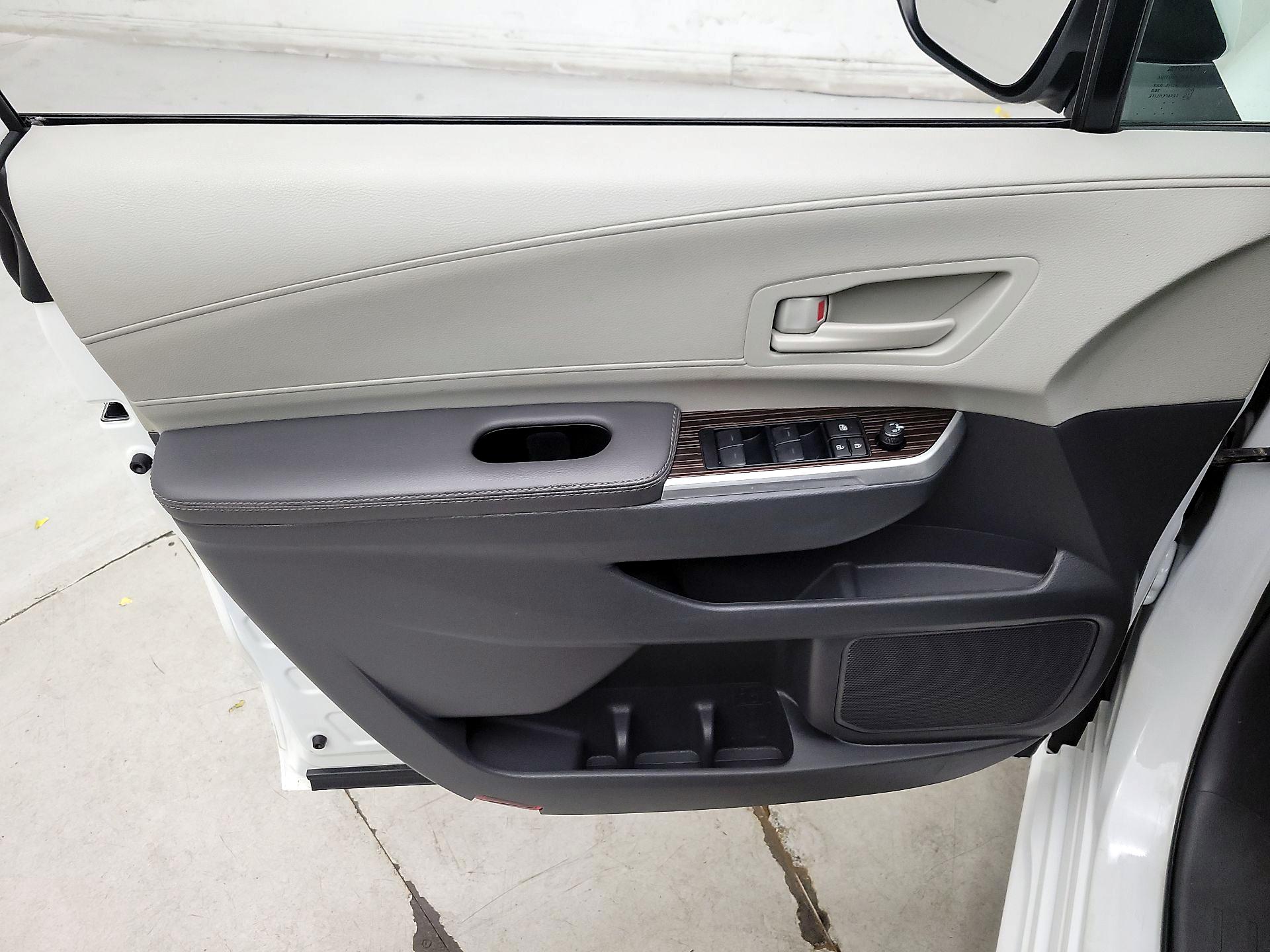 Thumbnail: 2024 Toyota Sienna - 12