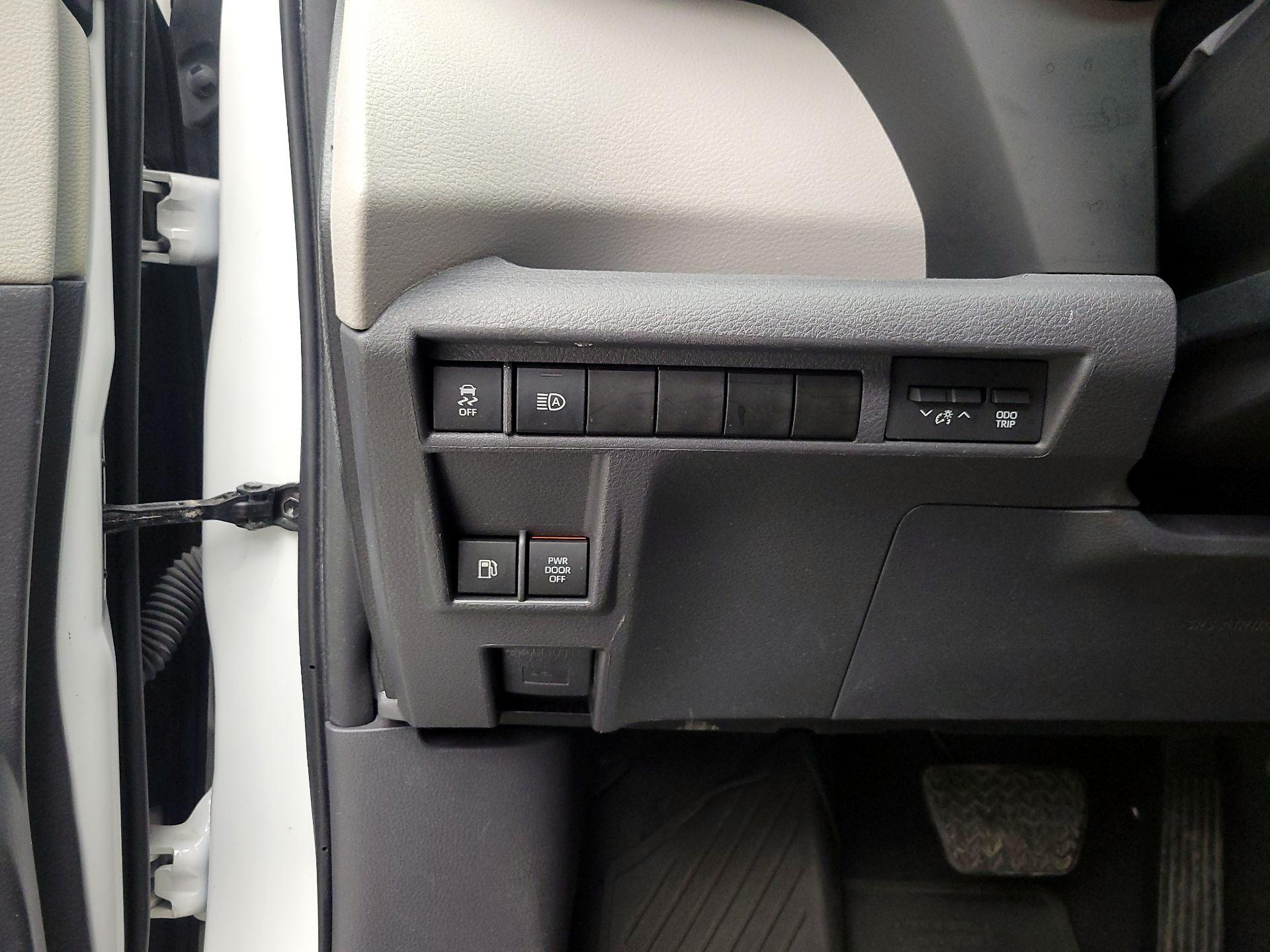 Thumbnail: 2024 Toyota Sienna - 13