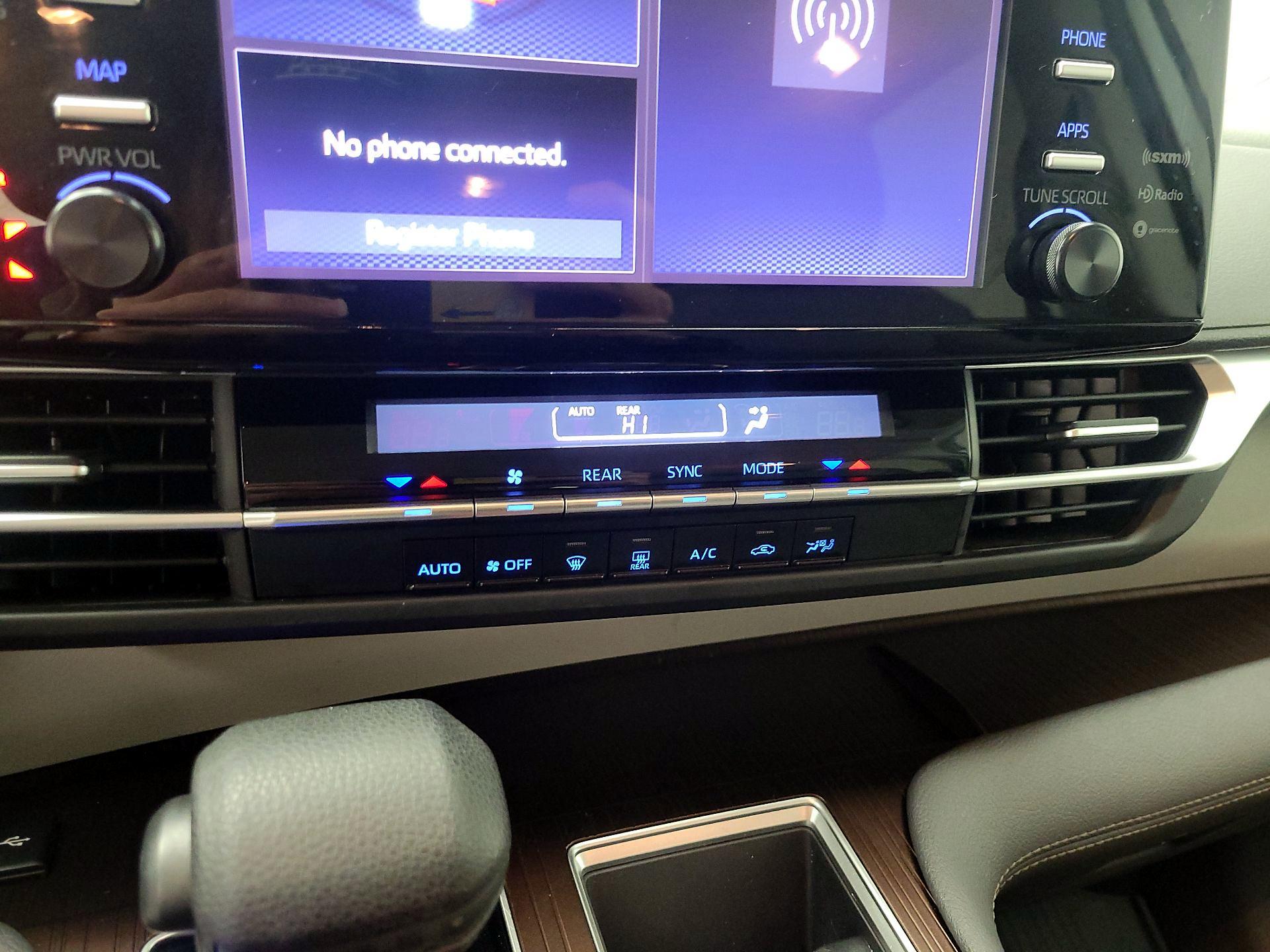 Thumbnail: 2024 Toyota Sienna - 16